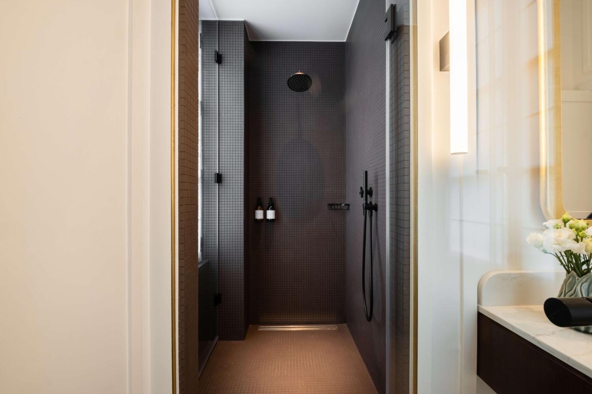 Connecting Superior Rooms