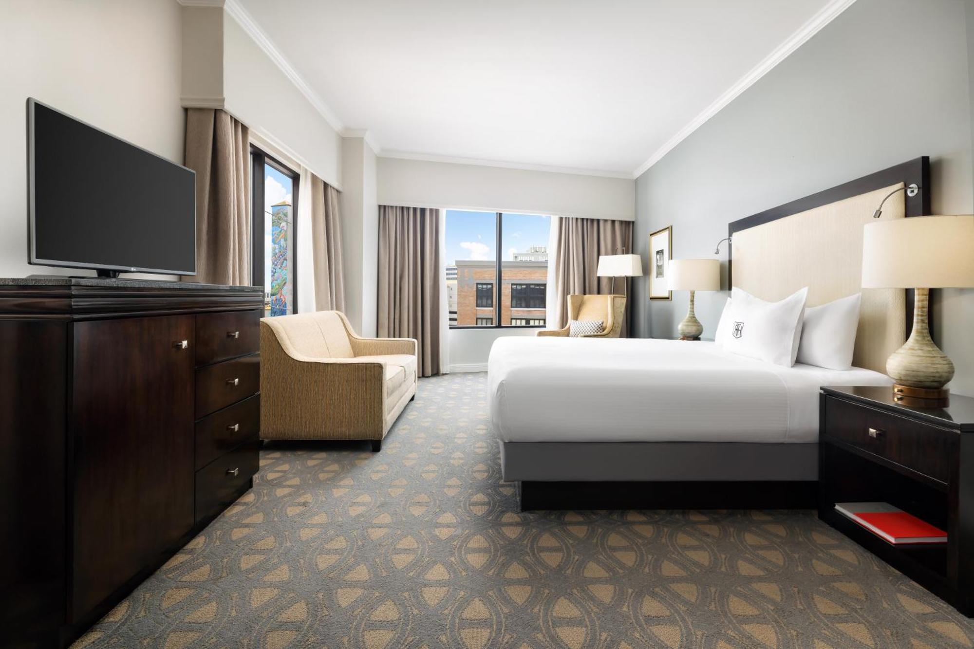 Premier Room 1 King Bed