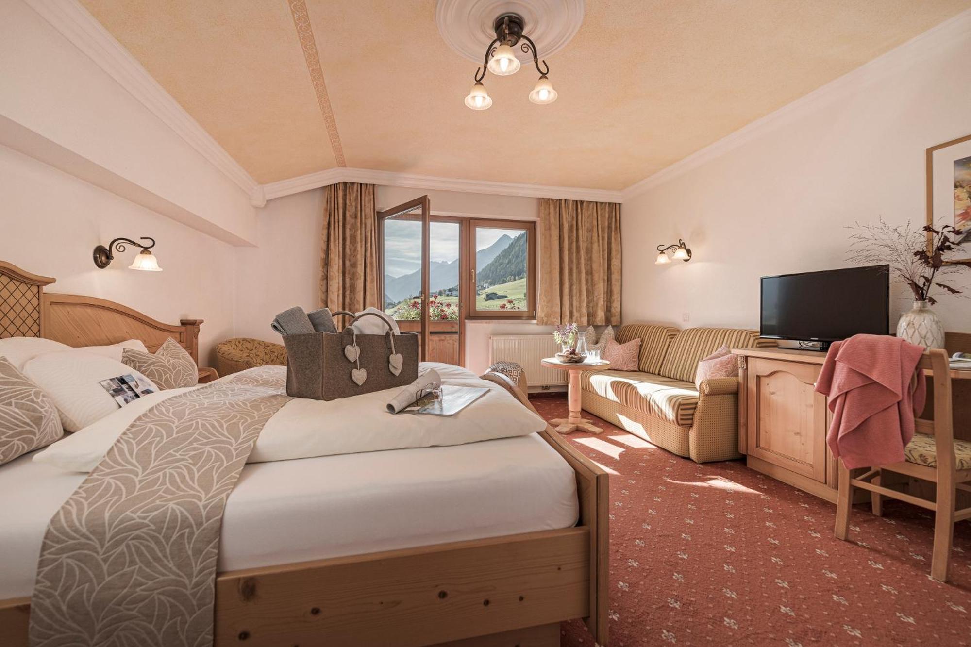 Superior Zimmer mit Kingsize-Bett
