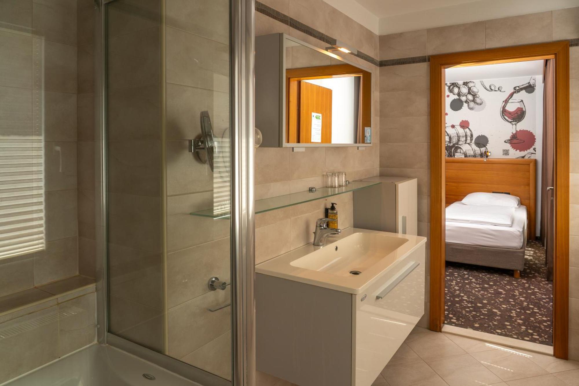 Standard Suite