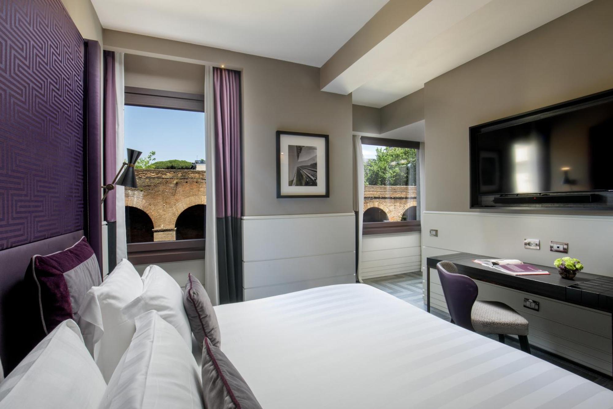 Zimmer mit Kingsize-Bett