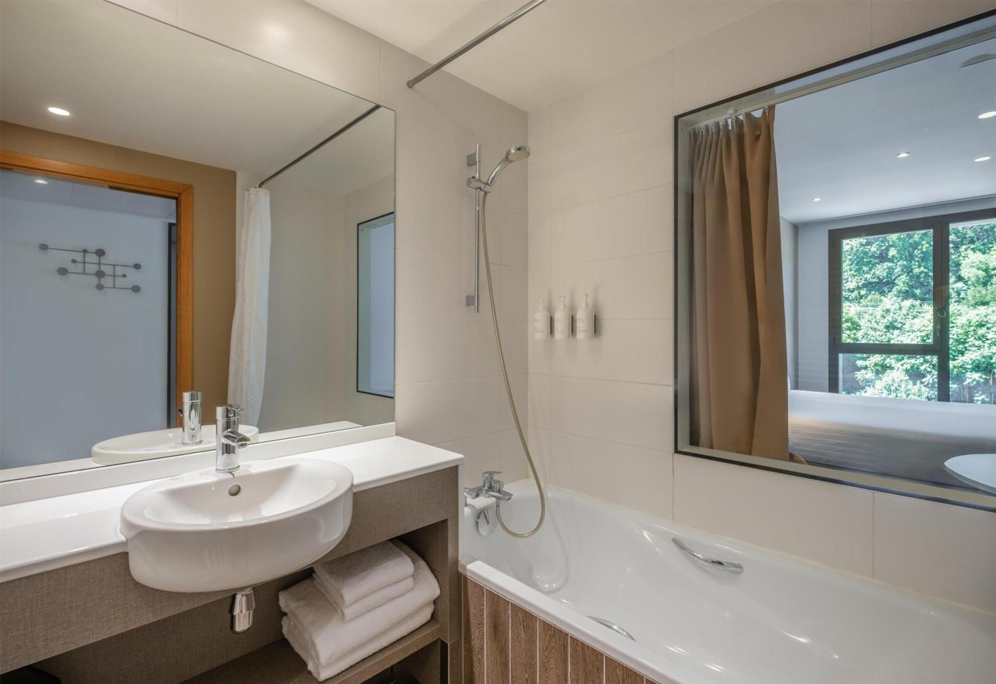 Zweibettzimmer mit Blick auf den Fluss