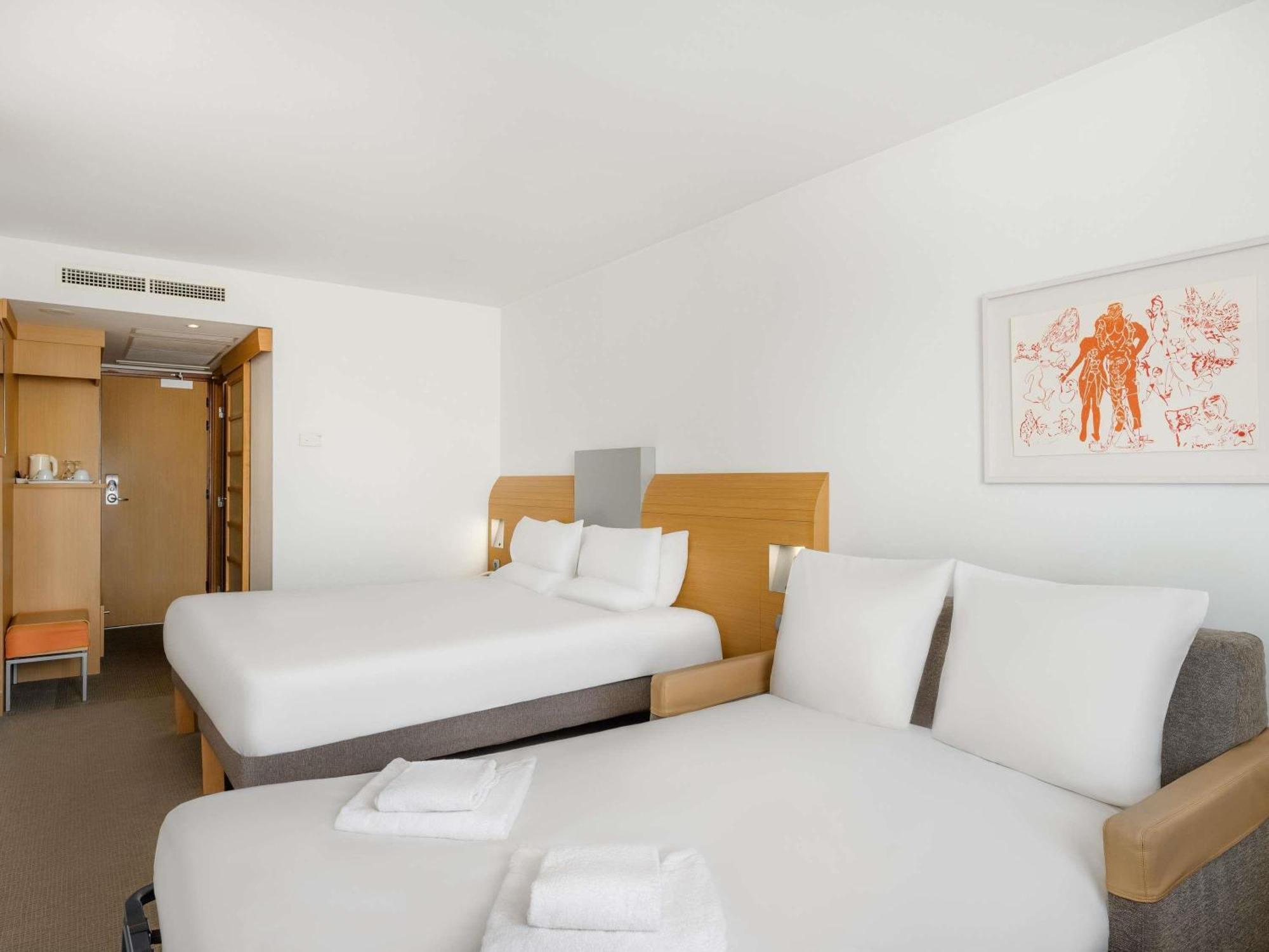 Familienzimmer mit Doppelbett