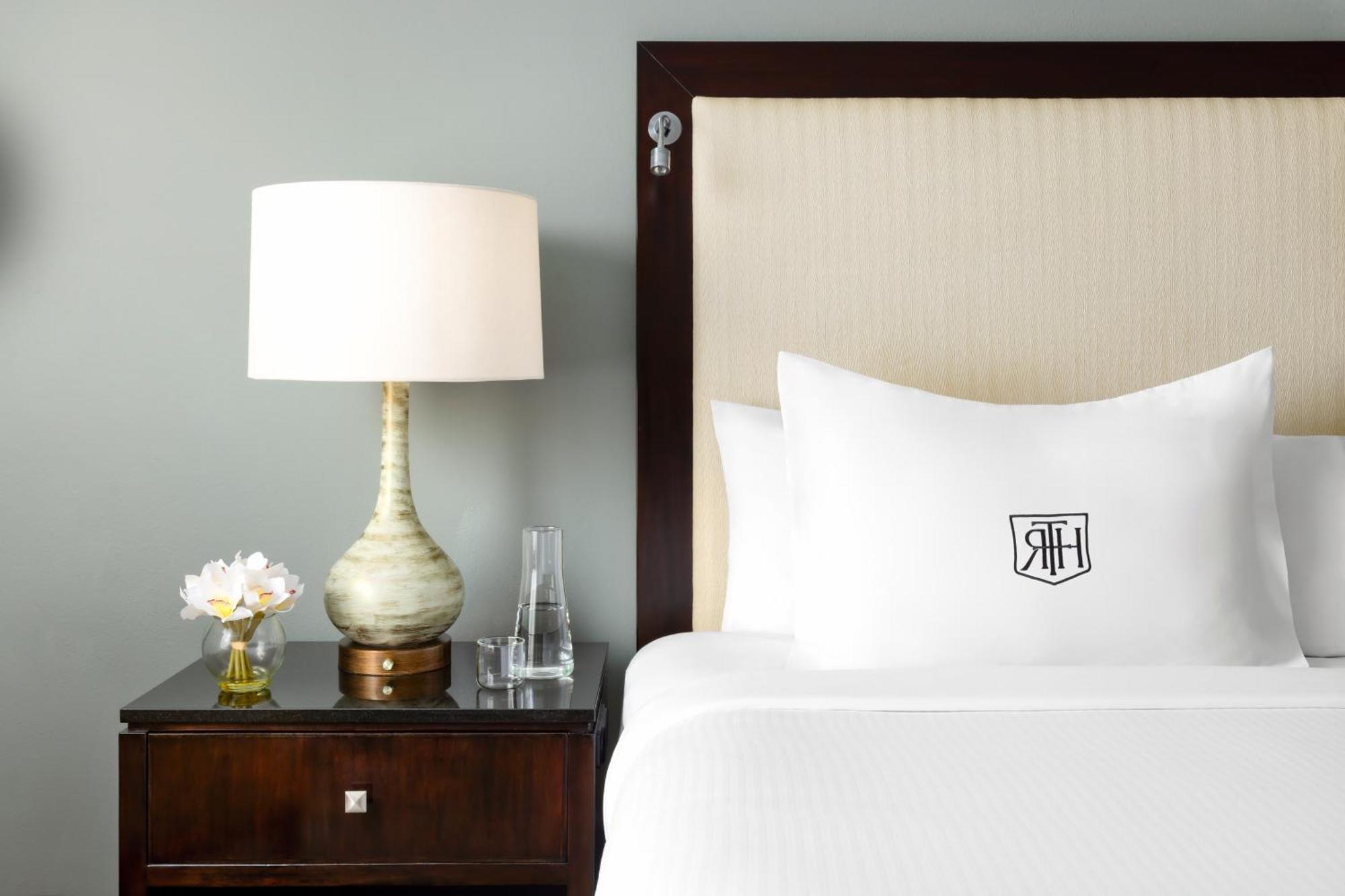 Premier Room 1 King Bed