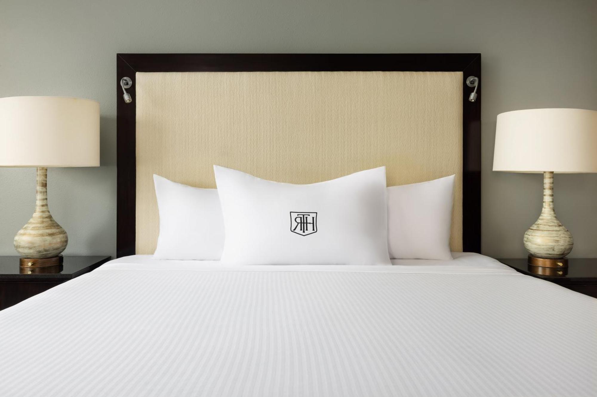 Premier Room 1 King Bed