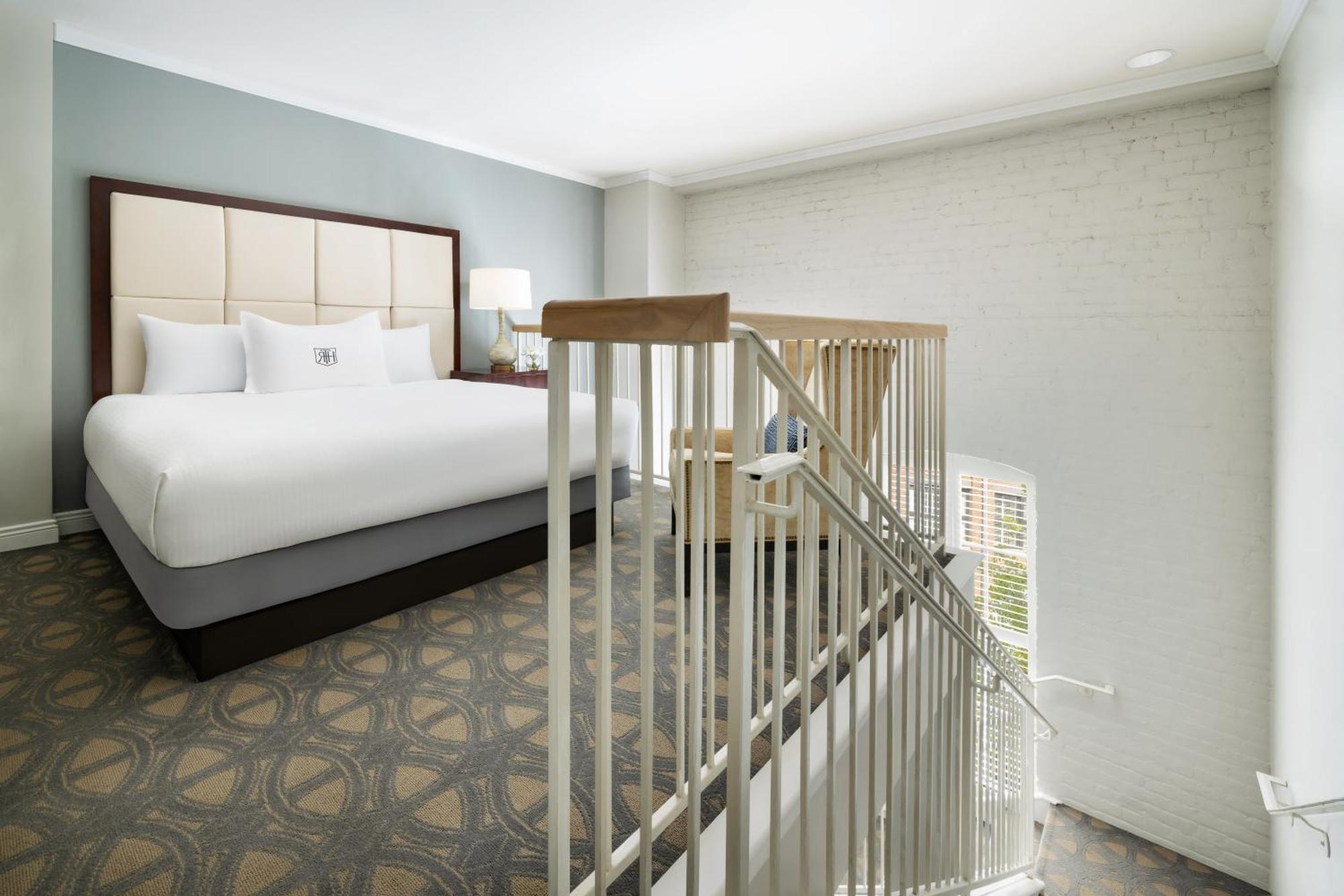 Executive Loft Room 1 King Bed