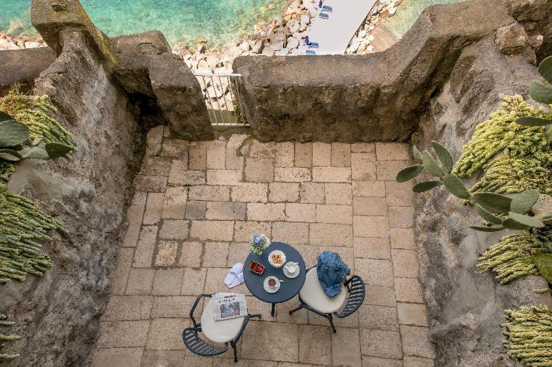 Deluxe Dreibettzimmer mit Meerblick