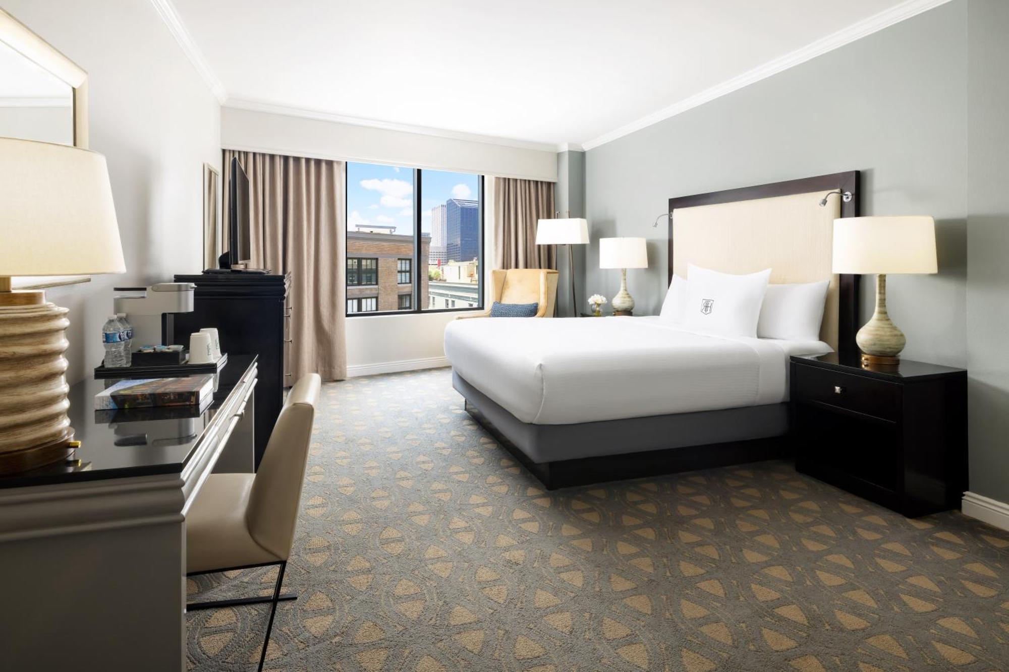 Accessible Deluxe Room 1 King Bed