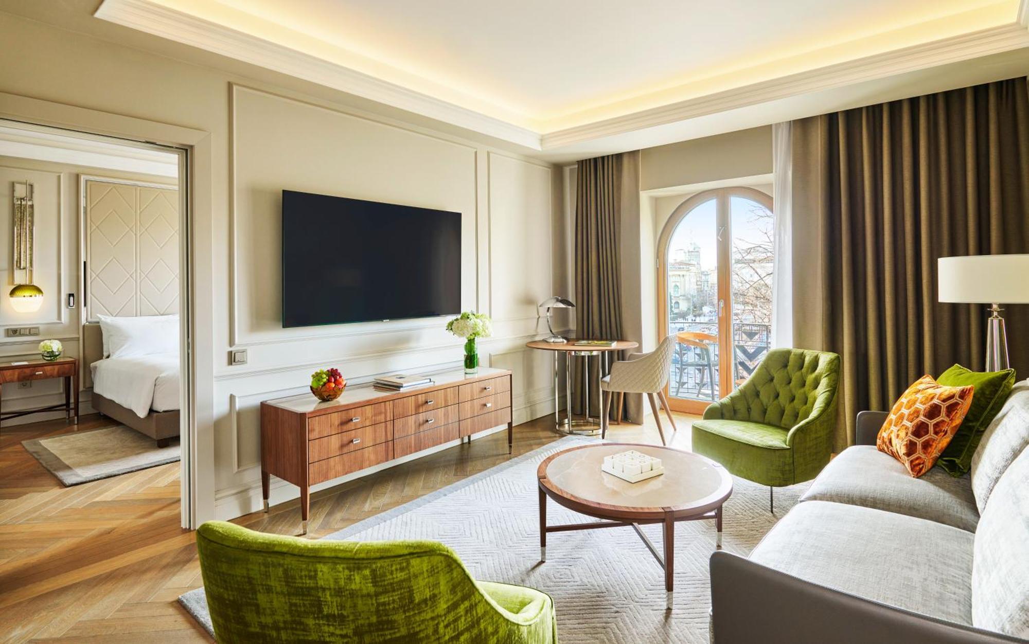 Suite mit 1 Schlafzimmer mit Kingsize-Bett und Stadtblick