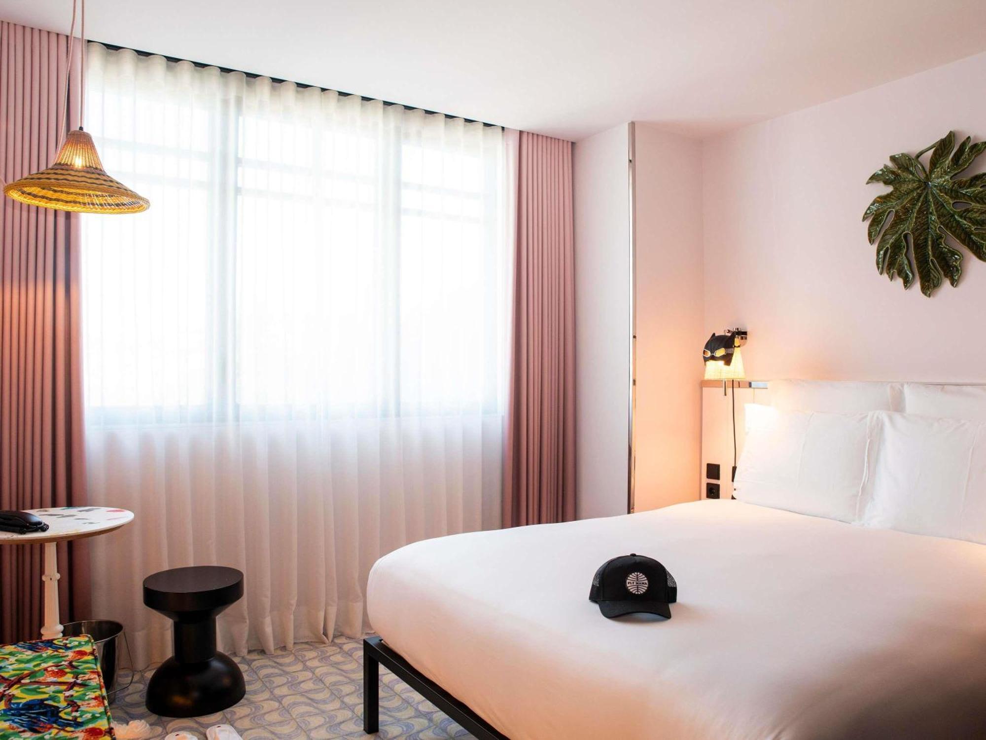 Medium Mama Doppelzimmer mit Queensize-Bett