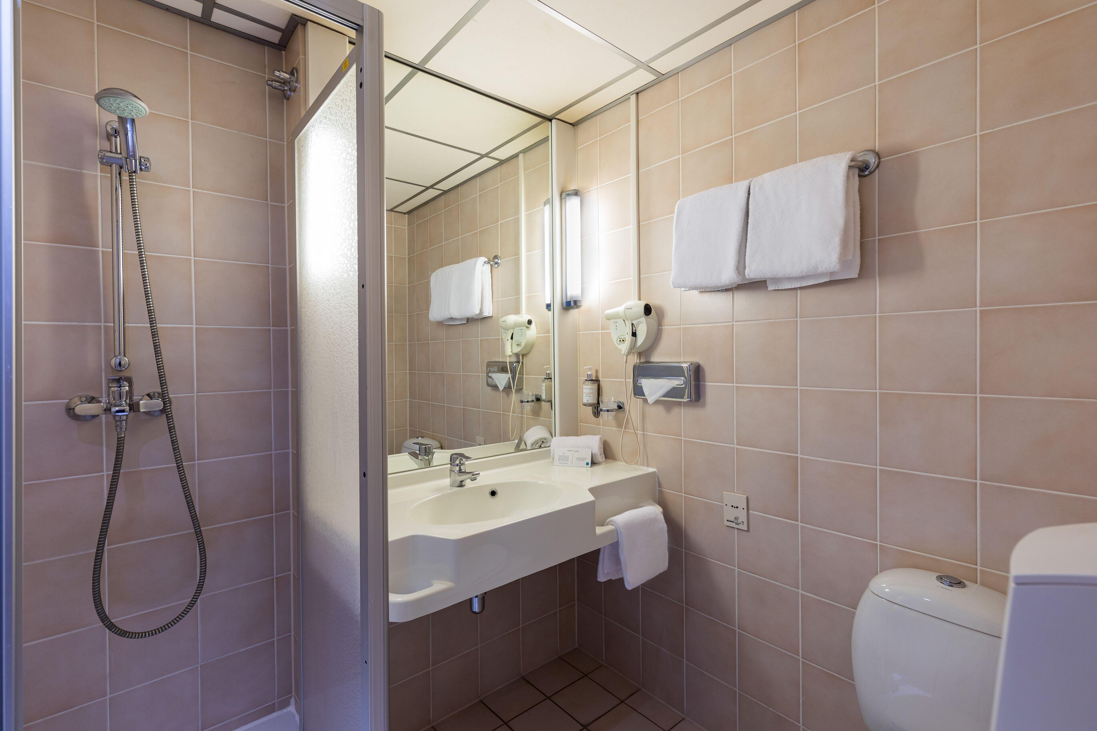 Einzelzimmer mit Dusche
