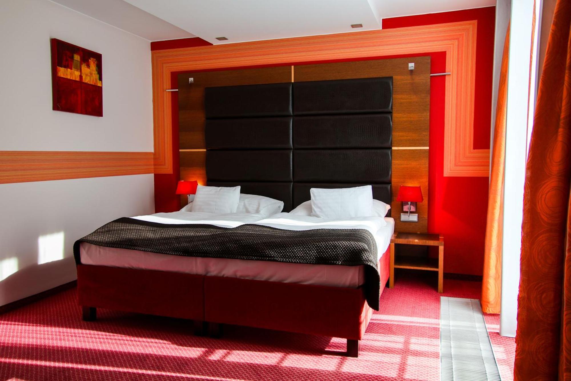 Dreibettzimmer mit Balkon