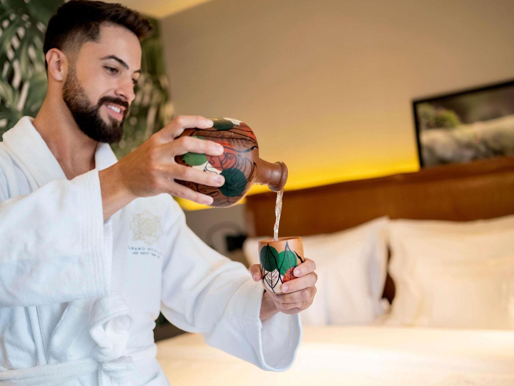 Executive Zimmer mit Kingsize-Bett und Stadtblick