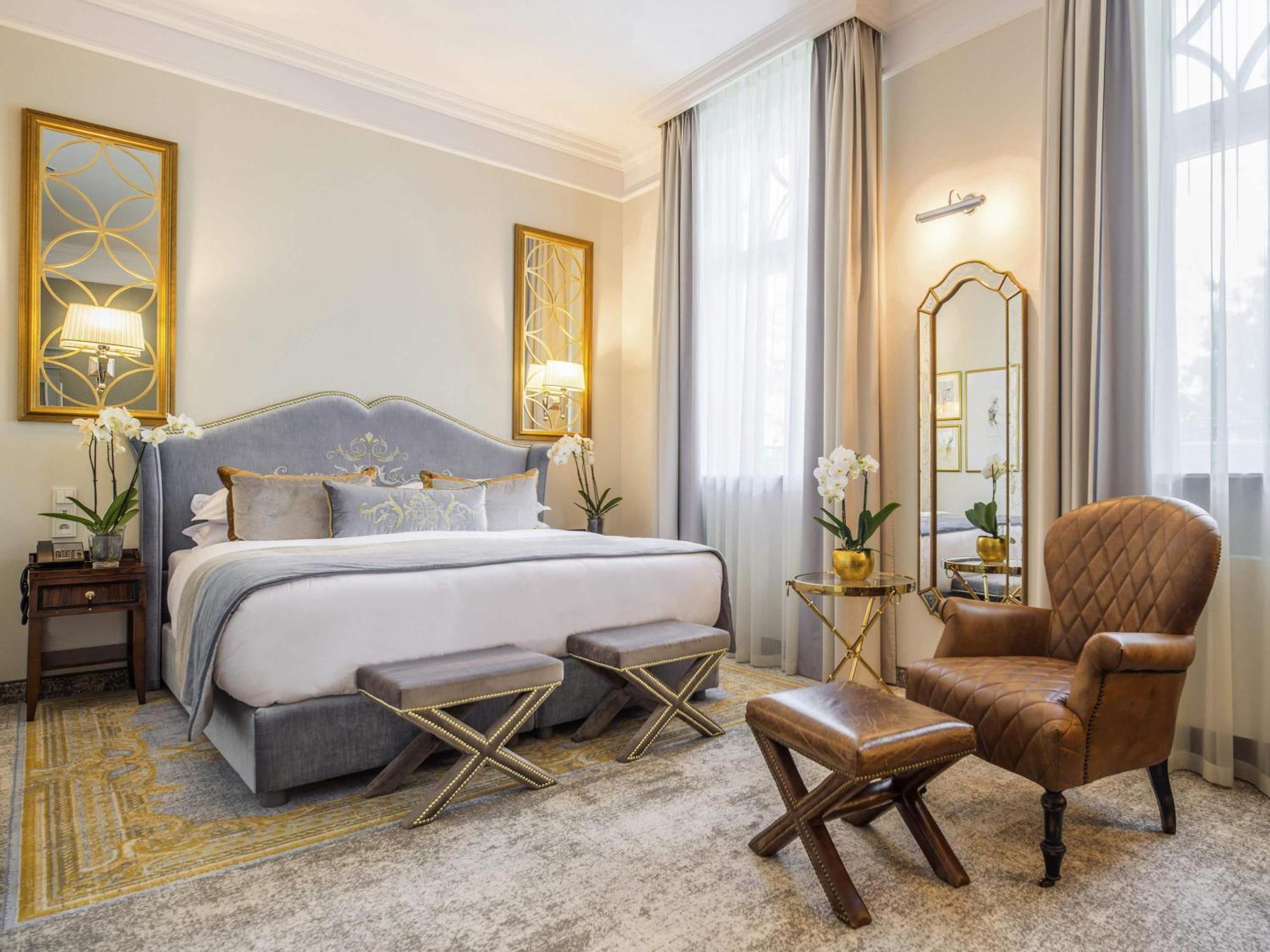 Deluxe Zimmer mit Kingsize-Bett