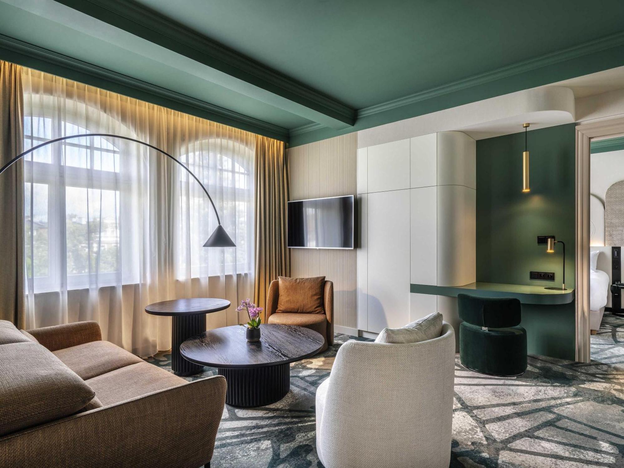 Executive Suite with King Bed and Sofa