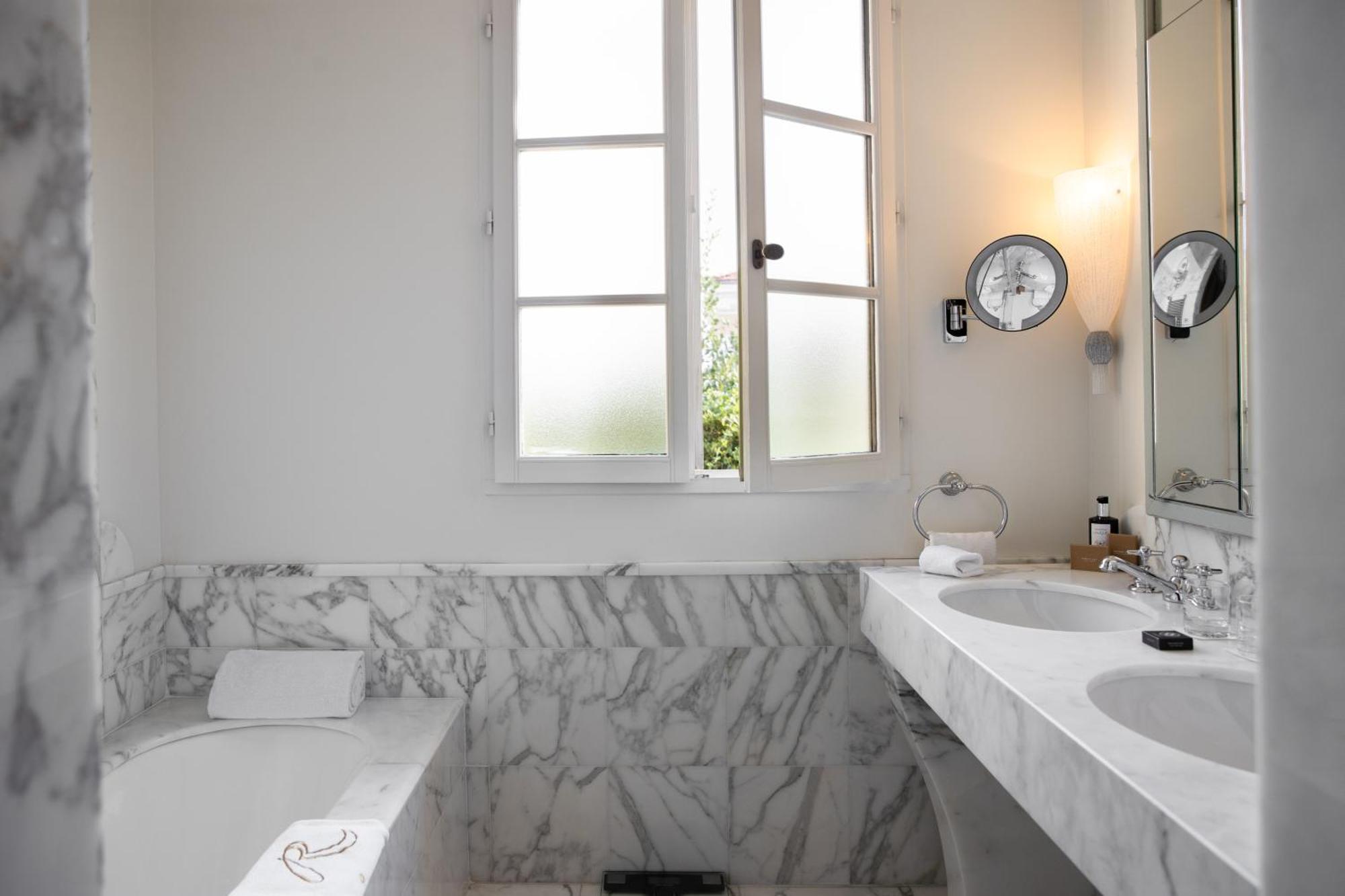 Suite mit Poolblick