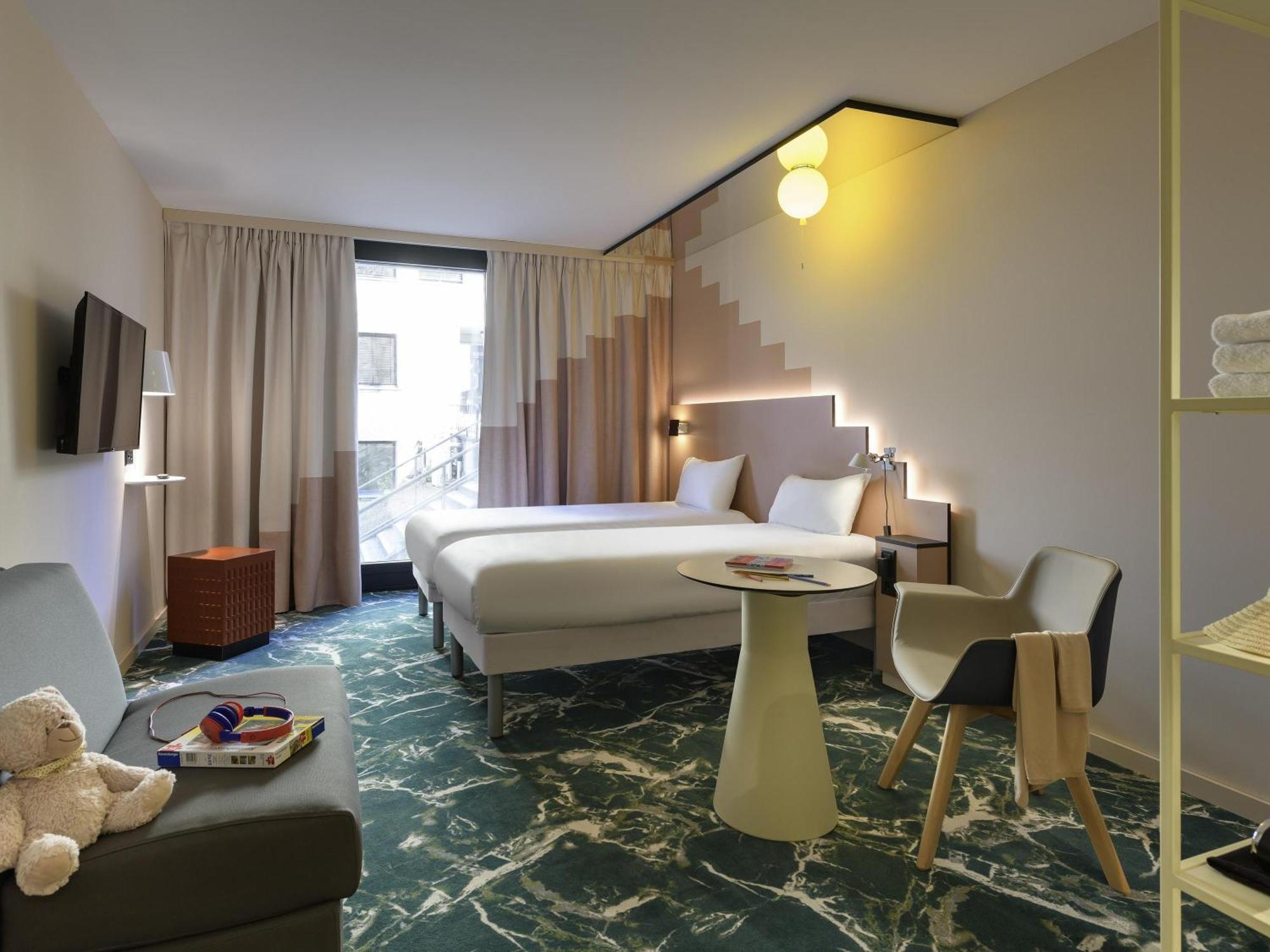 Standard Zimmer mit 2 Einzelbetten und 1 Schlafsofa