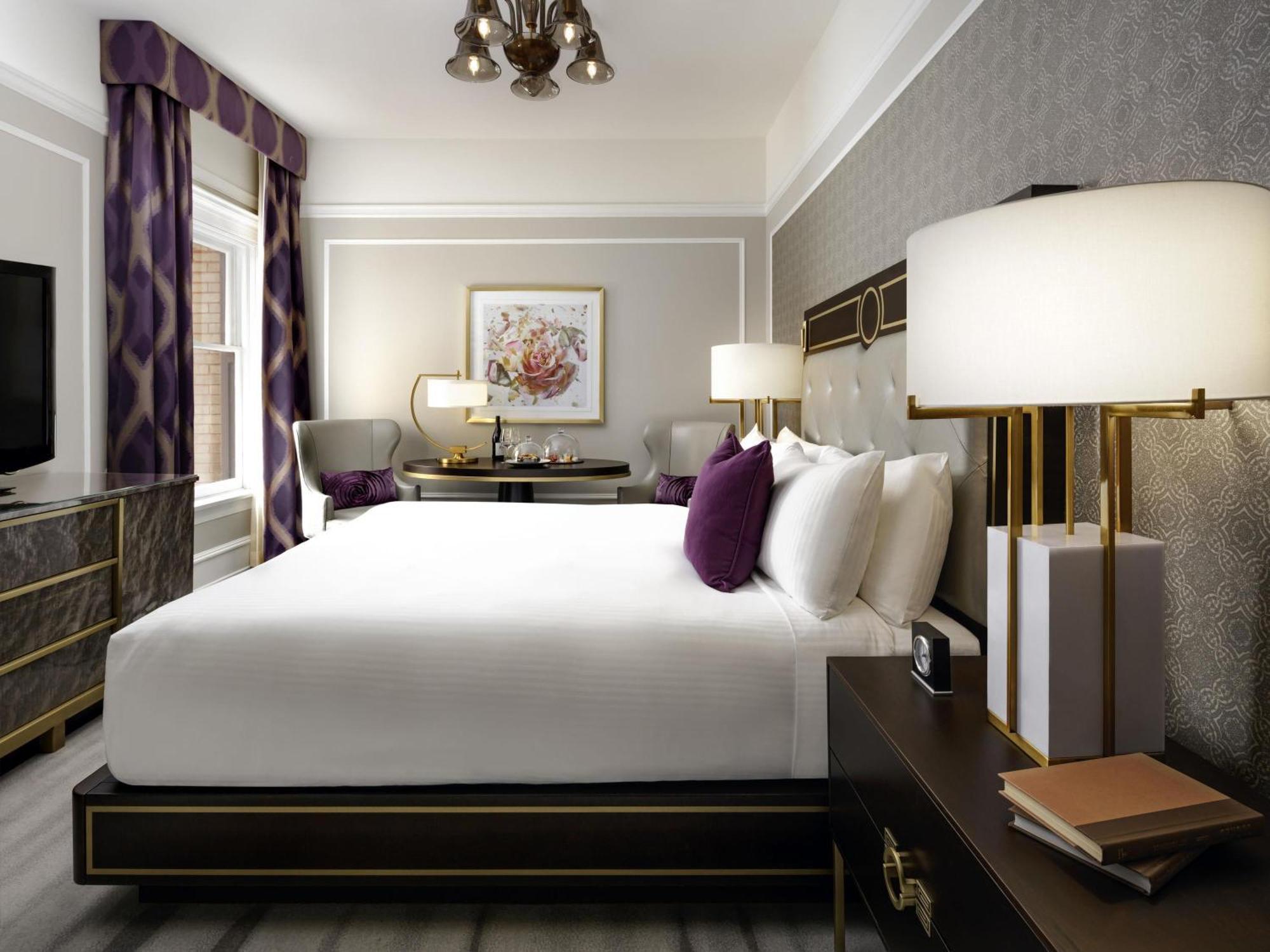 Zimmer Fairmont Gold, Stadtblick, 1 Queensize-Bett