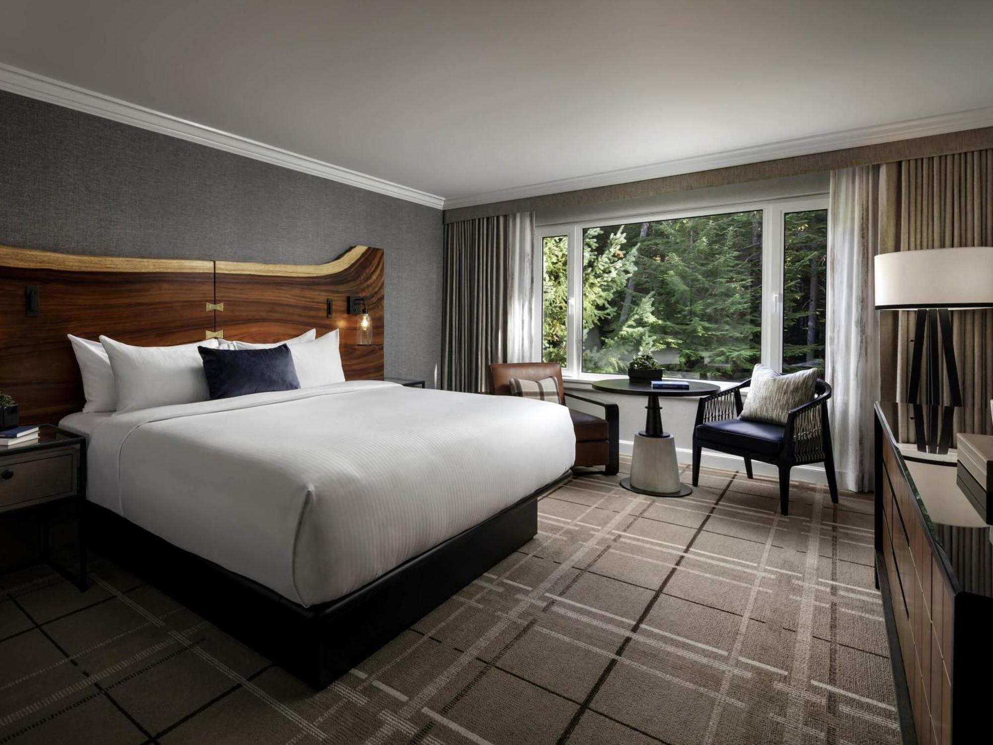 Deluxe Zimmer mit Kingsize-Bett und Aussicht