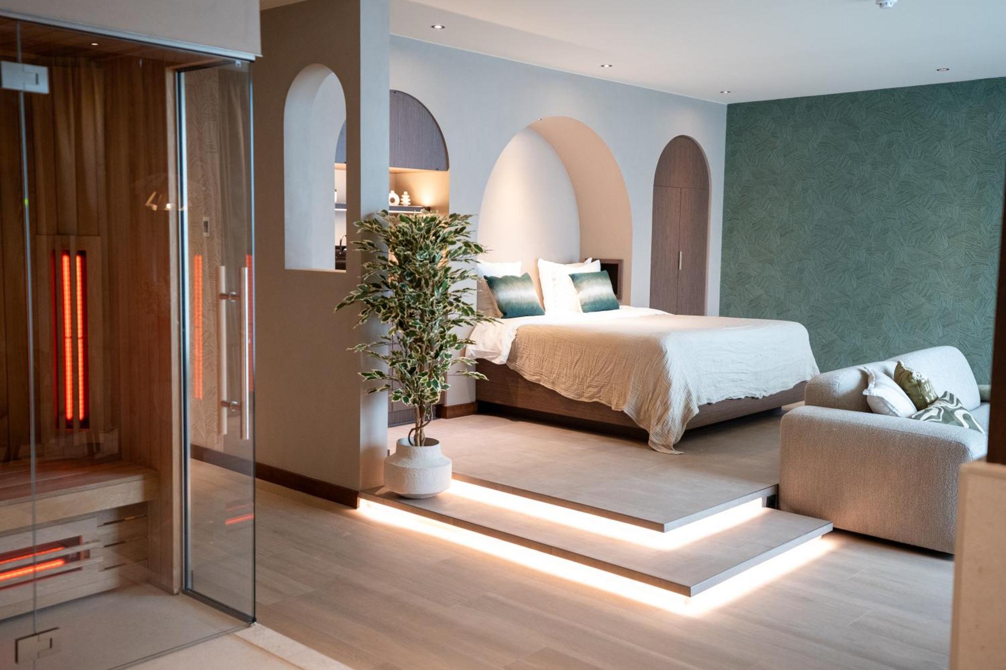 Suite mit Kingsize-Bett mit Whirlpool