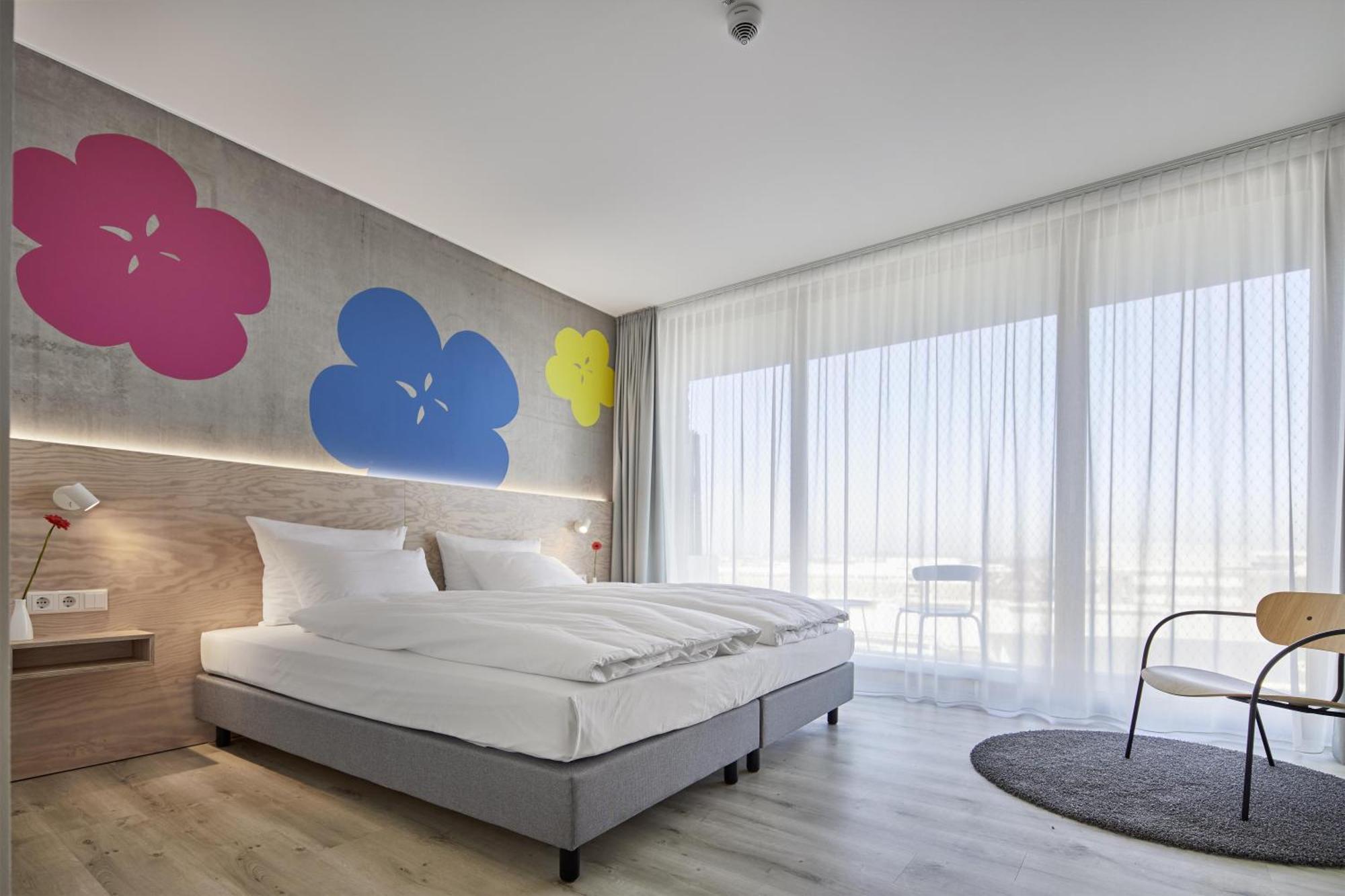Comfort Zimmer mit Kingsize-Bett