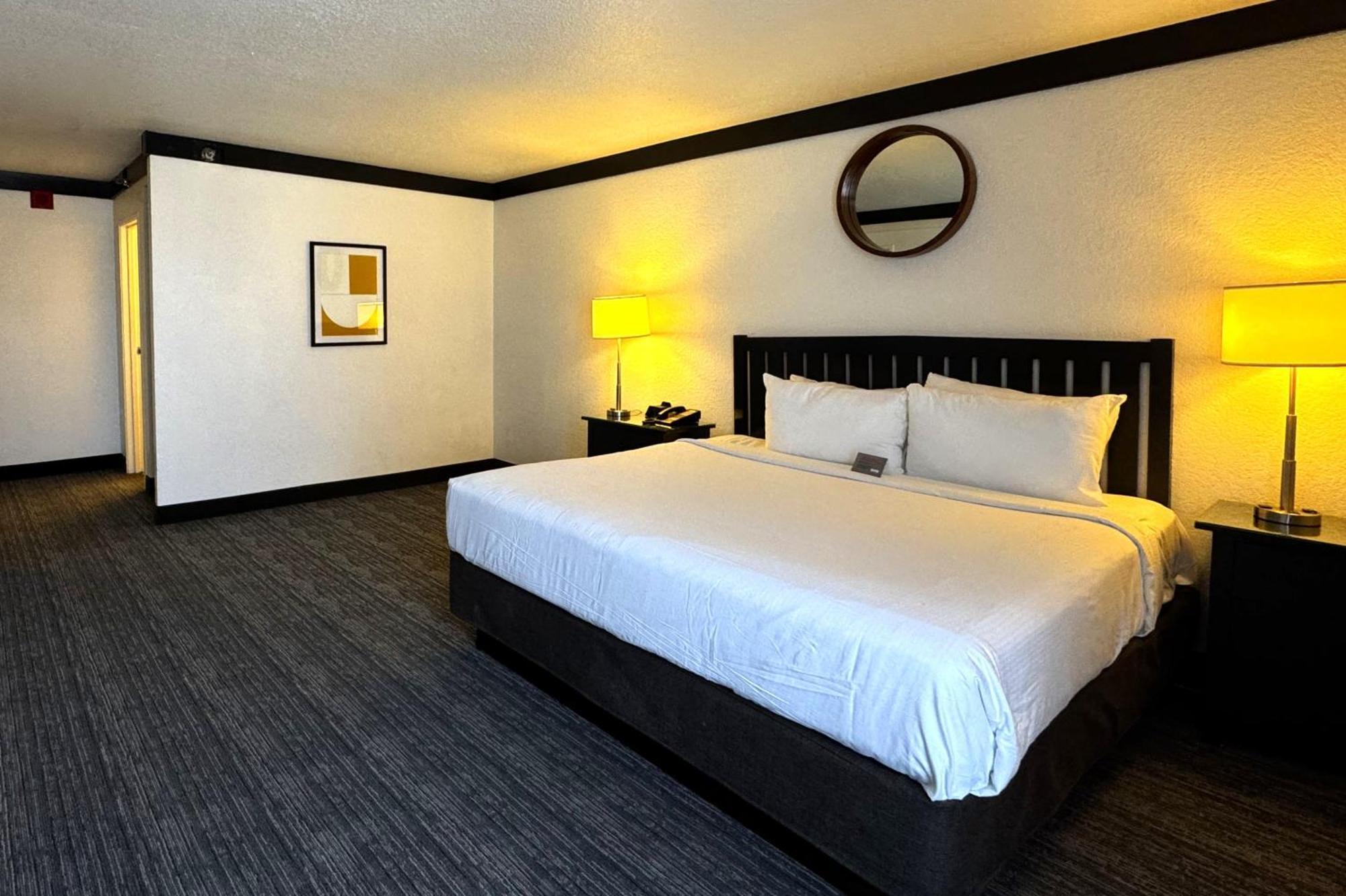International Suite $5 slot play & $10 table games match play