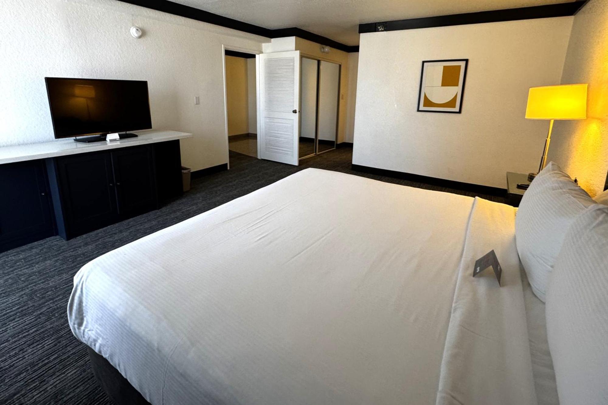 International Suite $5 slot play & $10 table games match play