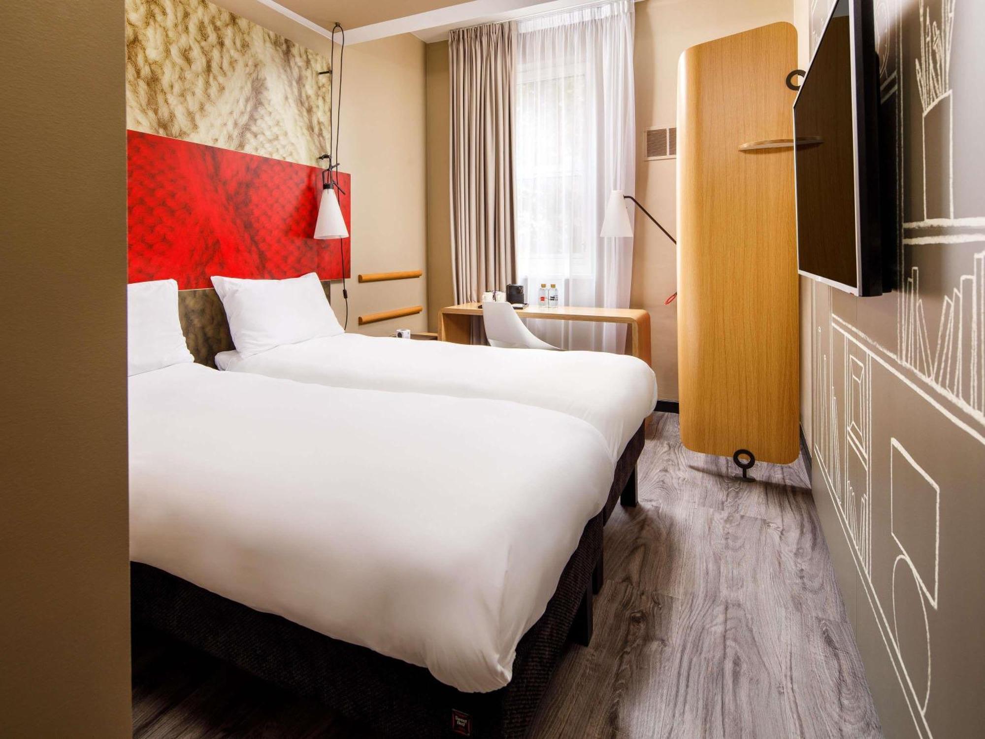 Barrierefreies Zimmer mit 2 Einzelbetten