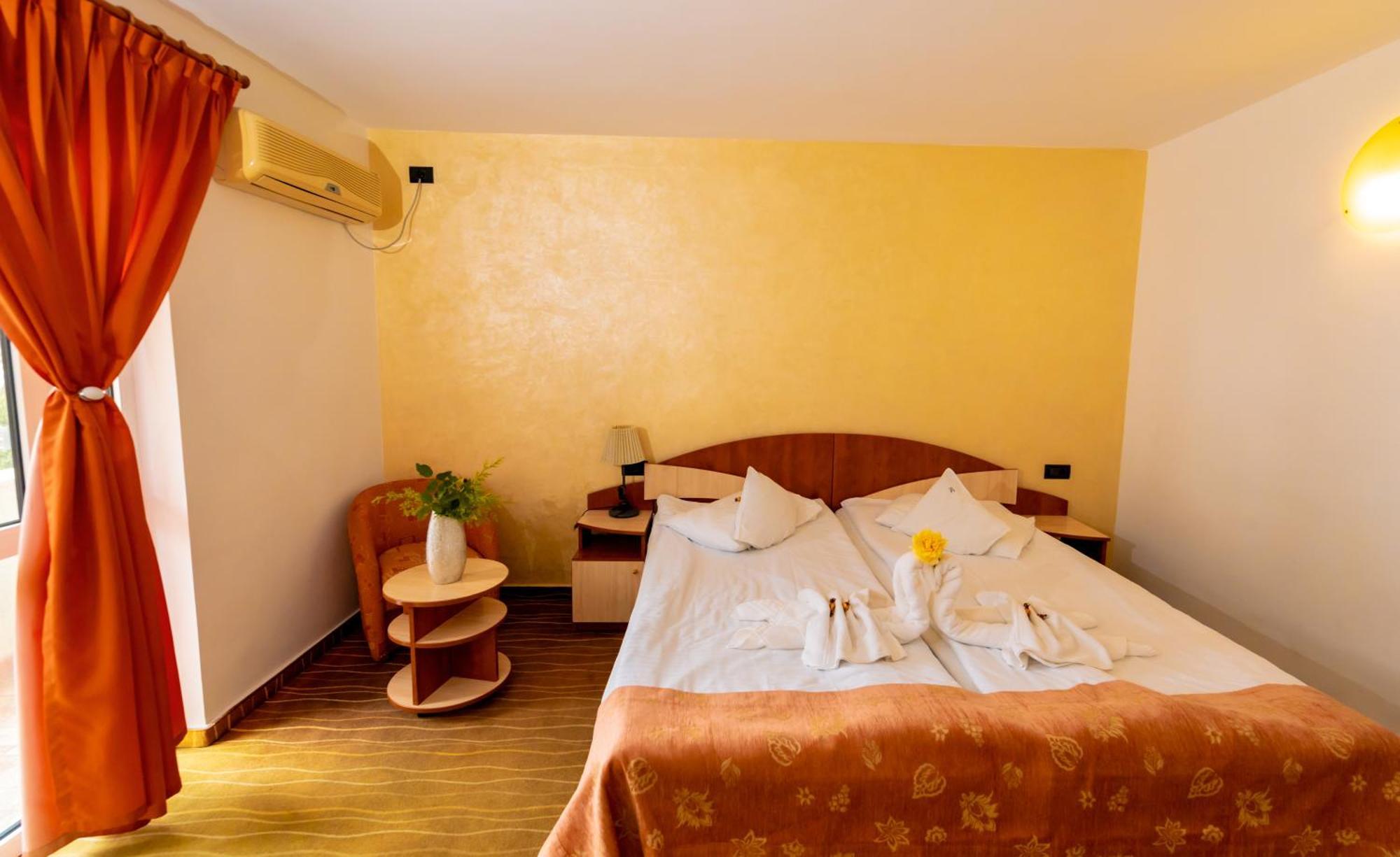 Doppel-/Zweibettzimmer mit Meerblick
