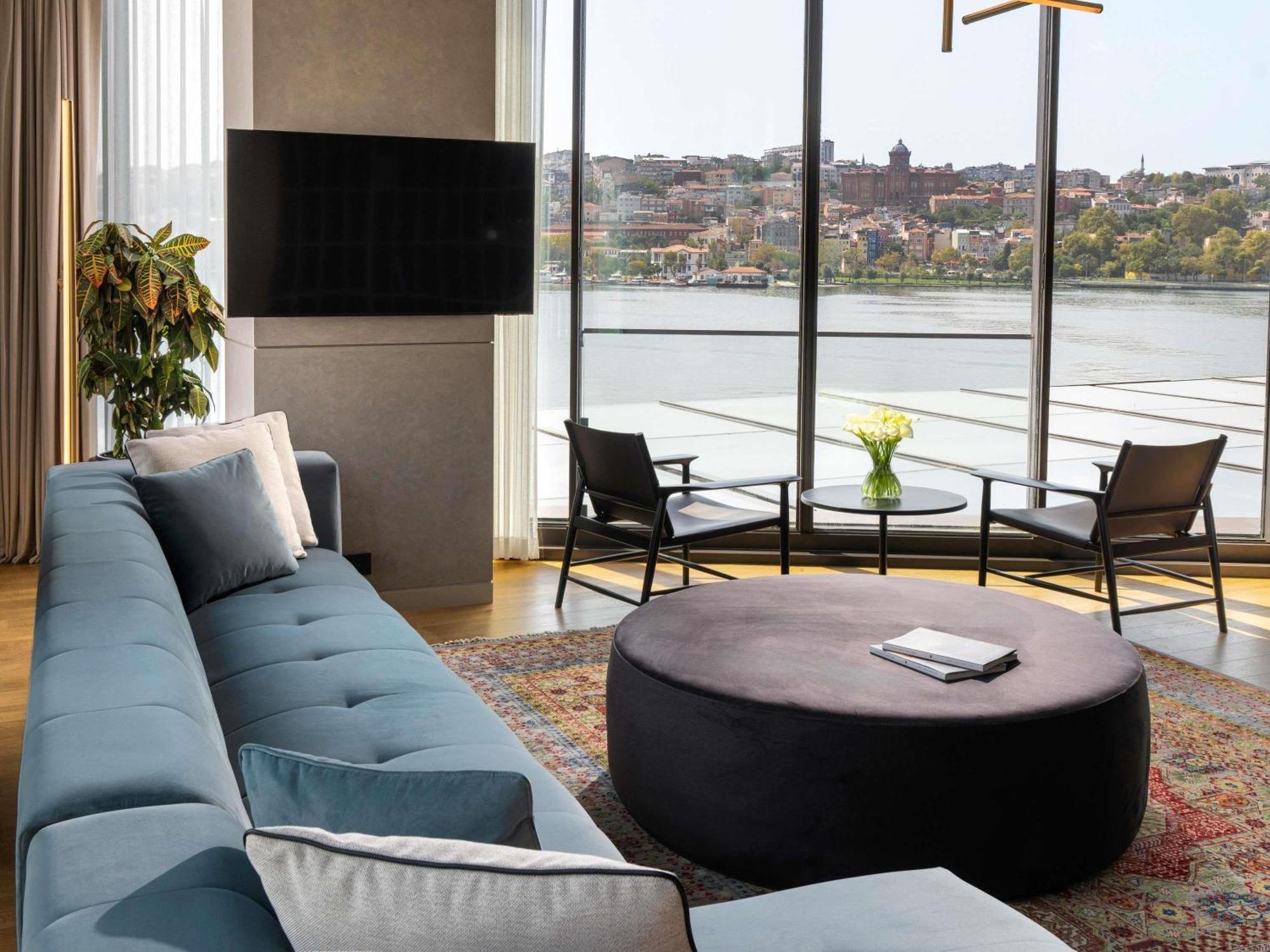 Ecksuite mit 1 Schlafzimmer, Meerblick und Butlerservice