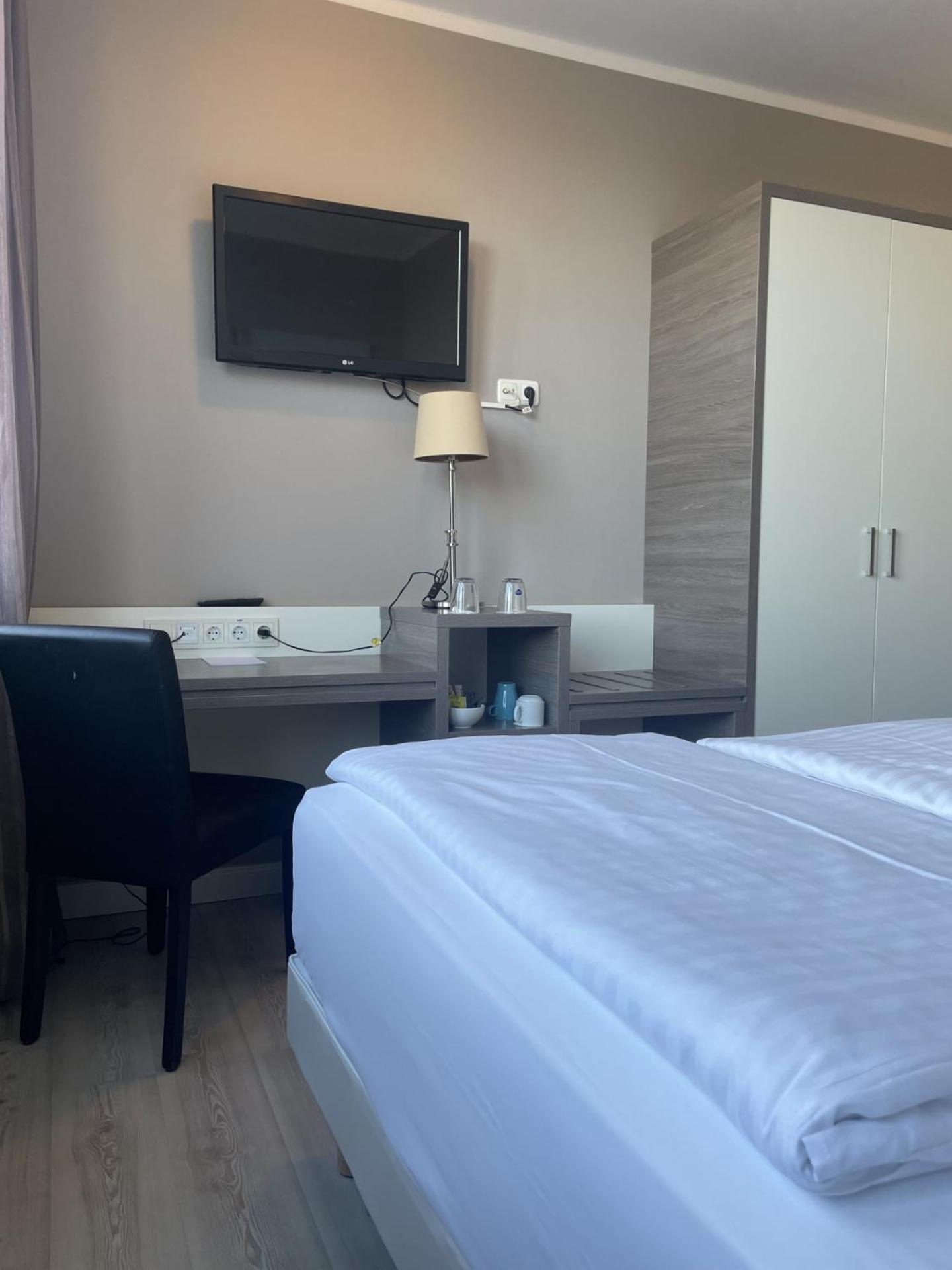 Standard Queen Room,1742615375:JPEG