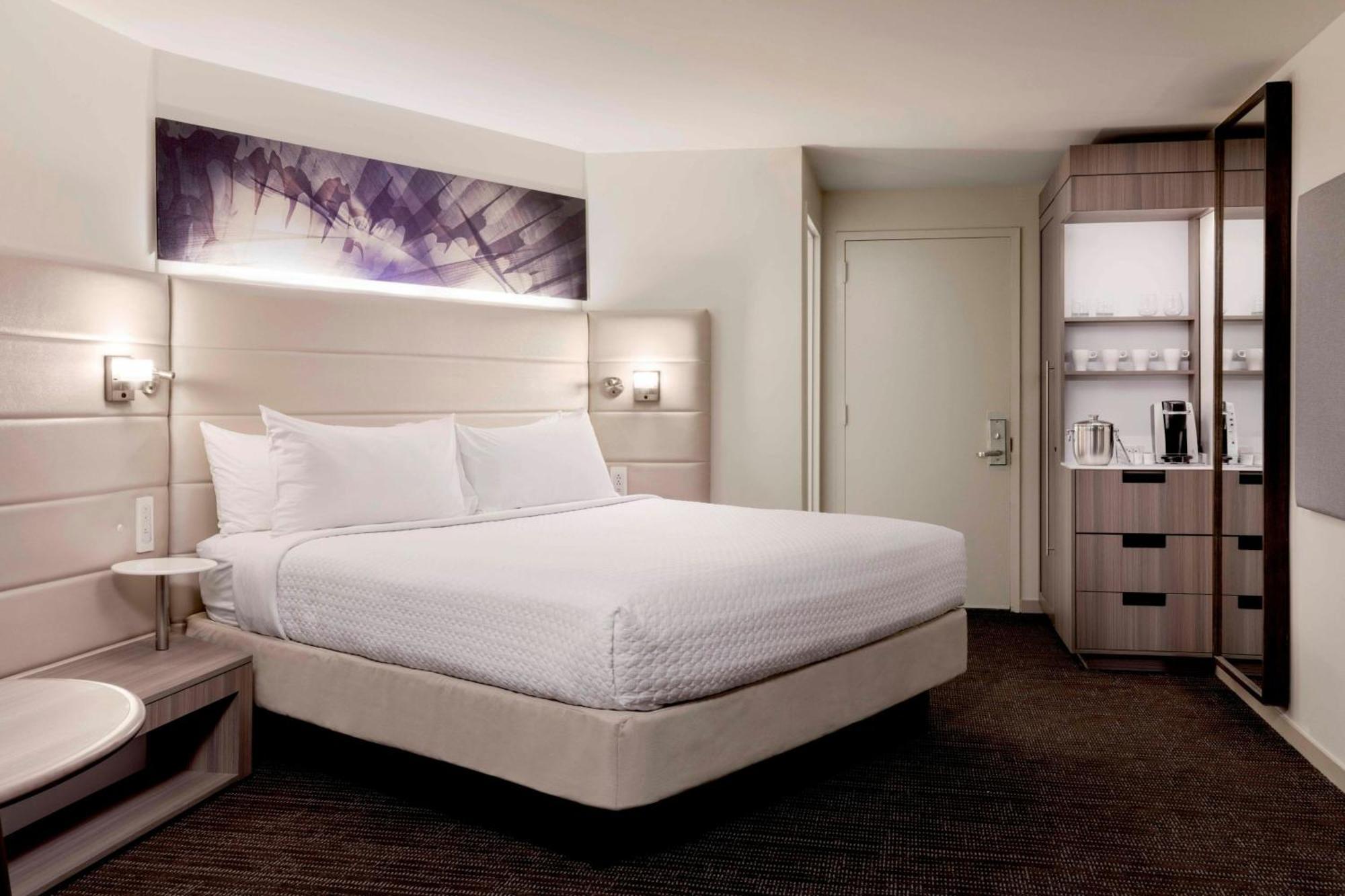 Zimmer Worklife mit Kingsize-Bett