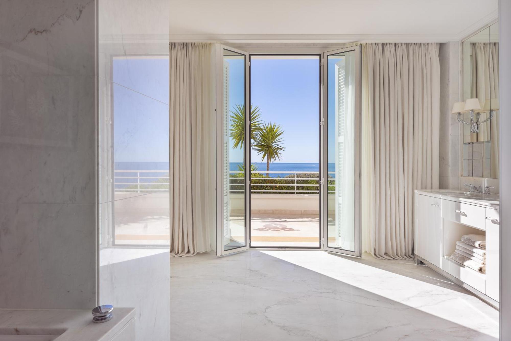 Suite French Riviera