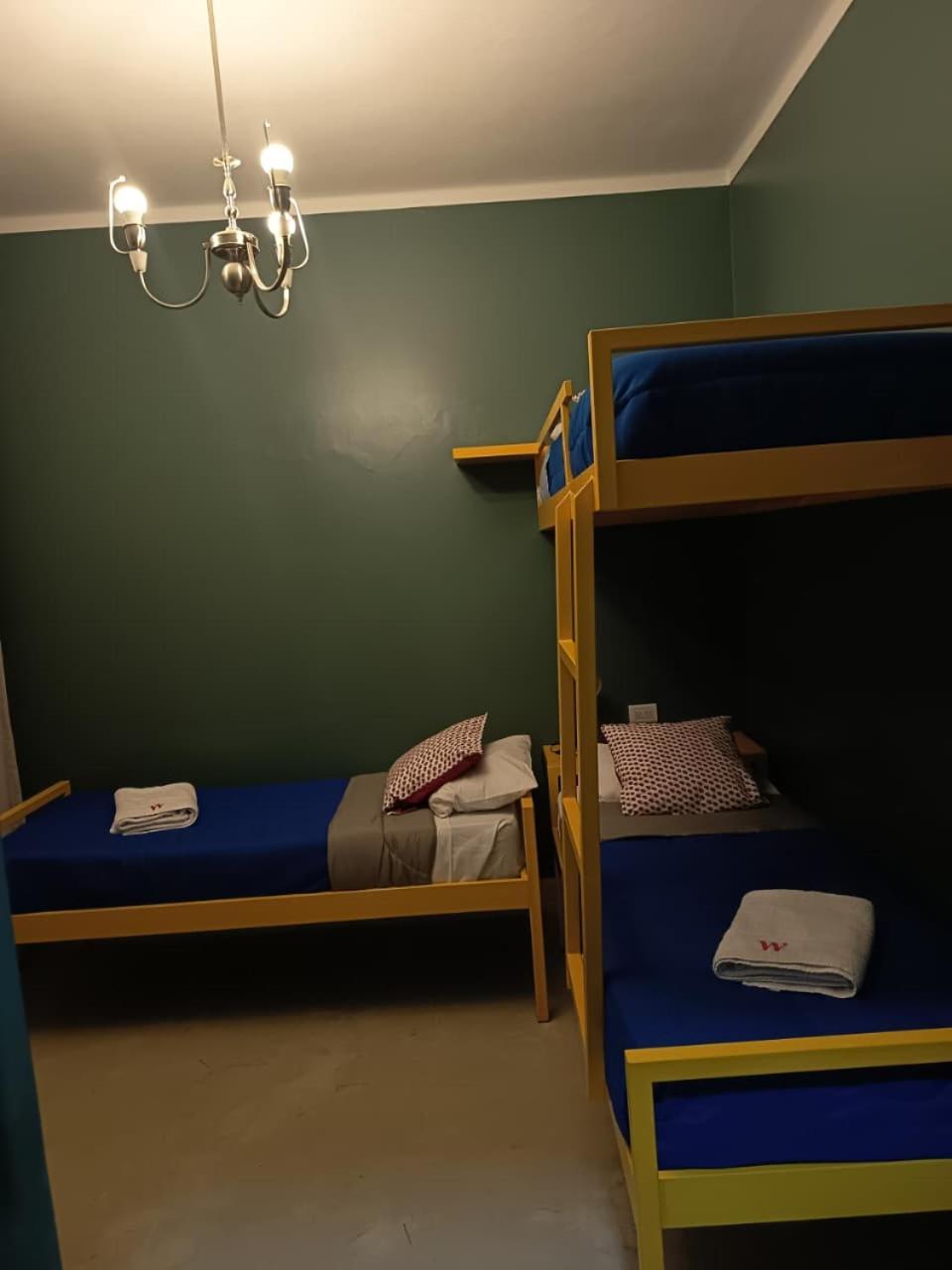 Dreibettzimmer mit eigenem Bad
