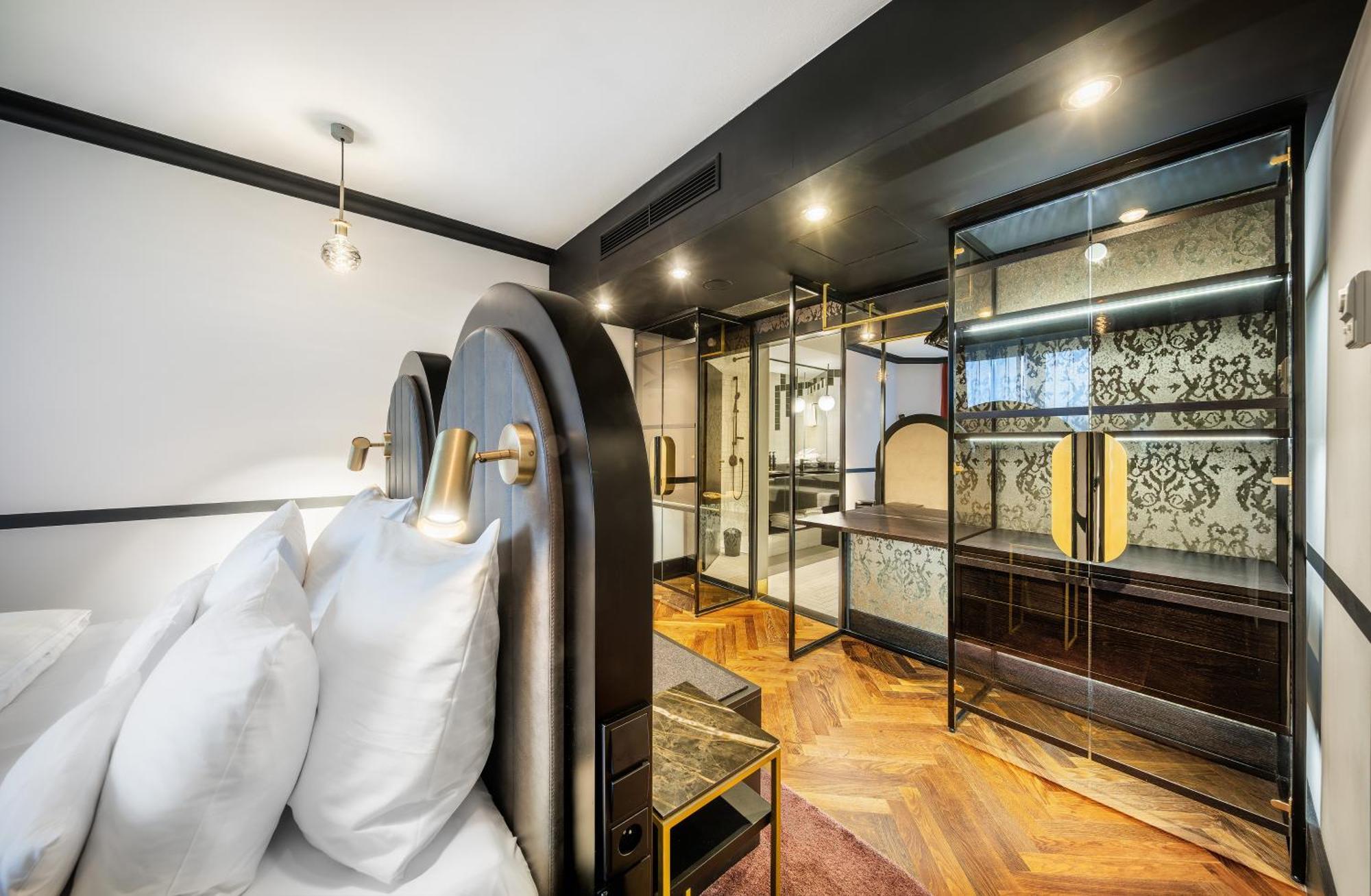 Diplomat Suite