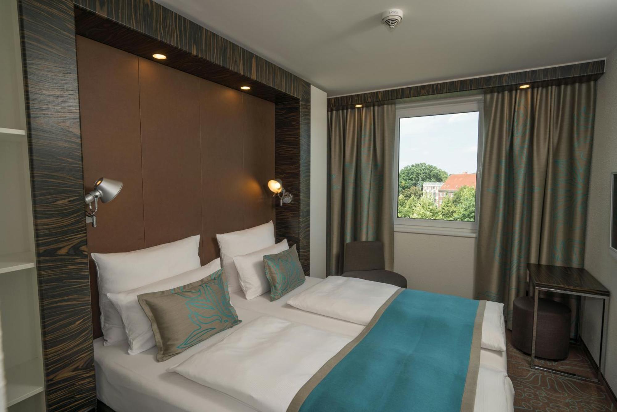 Zimmer mit Kingsize-Bett