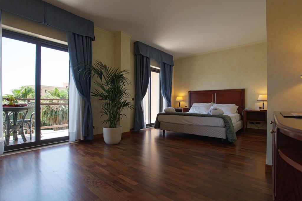 Deluxe Doppel-/Zweibettzimmer mit Whirlpool
