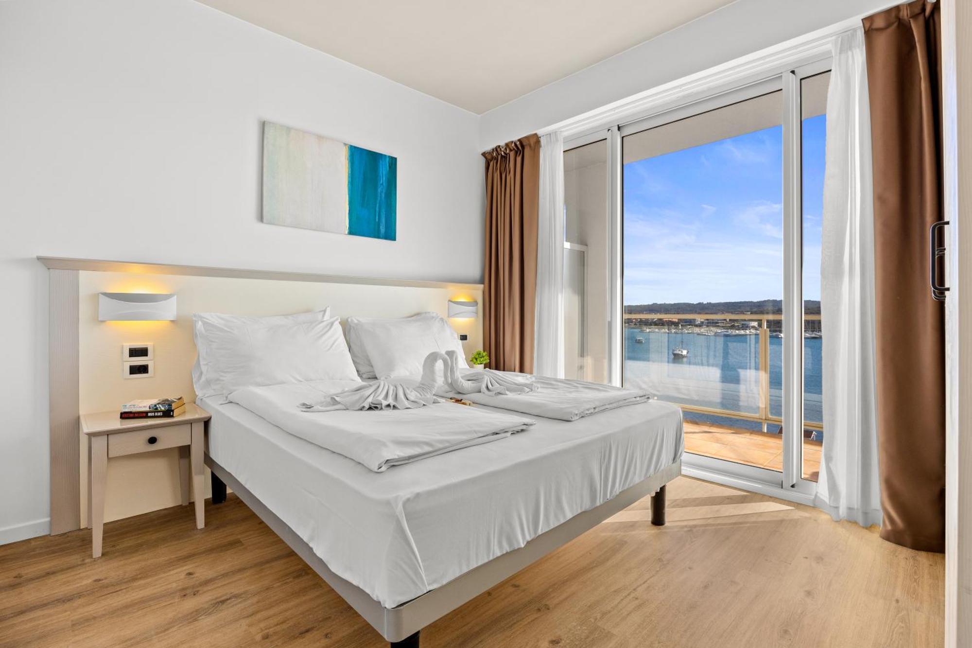 Superior Ferienwohnung mit 2 Schlafzimmern, Balkon und Meerblick (6 Personen)