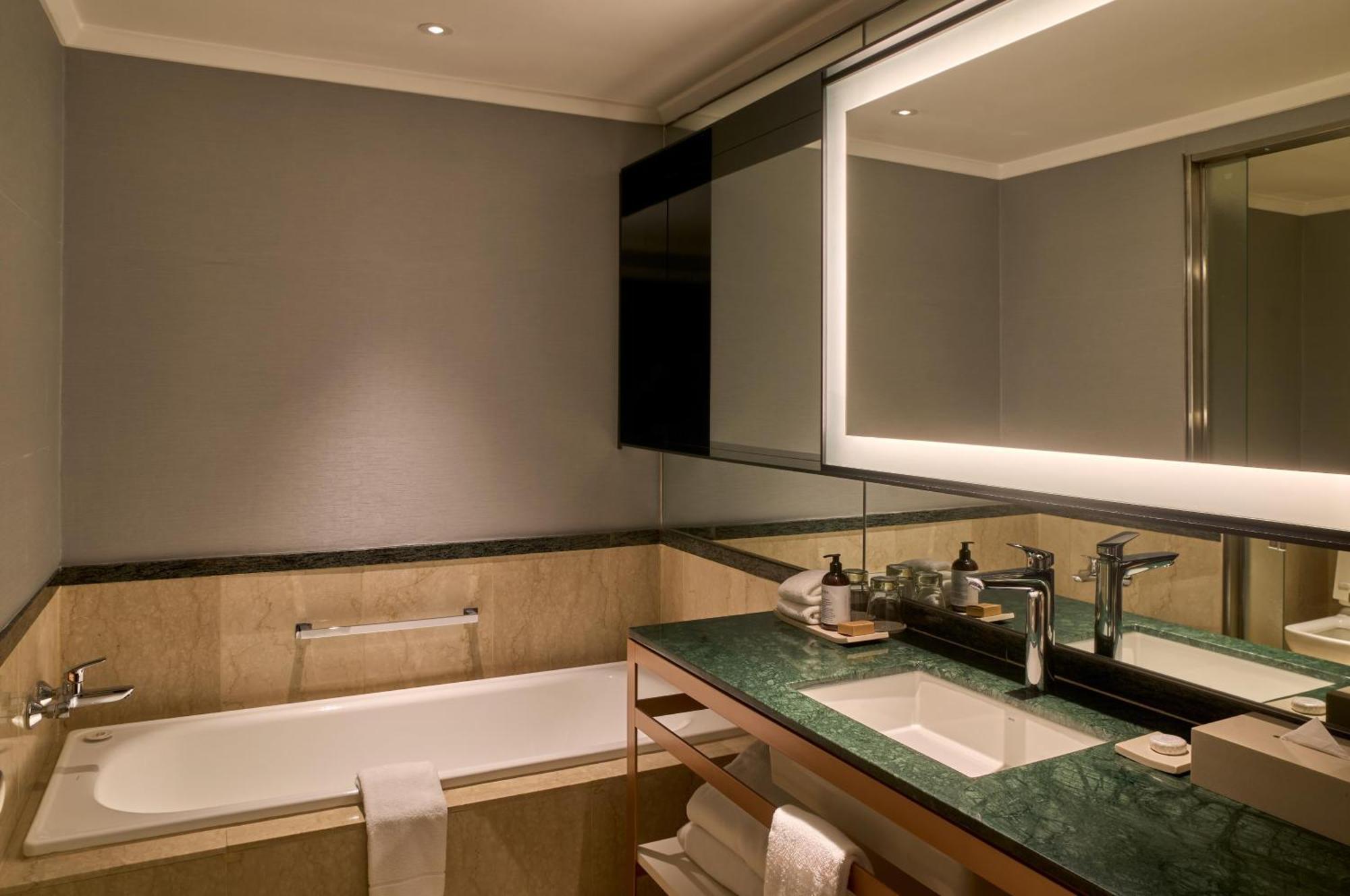 Deluxe Doppelzimmer mit 2 Doppelbetten