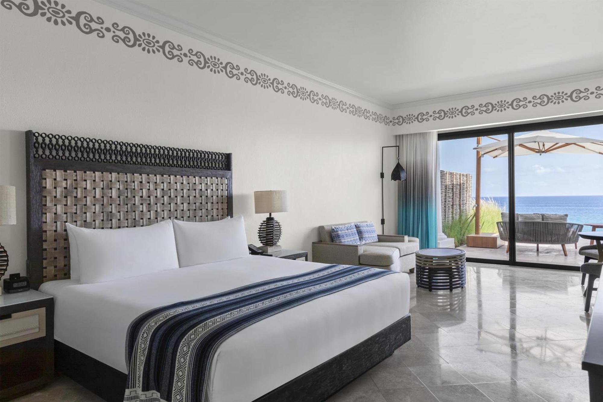 Suite with Plunge Pool and Ocean Front View
