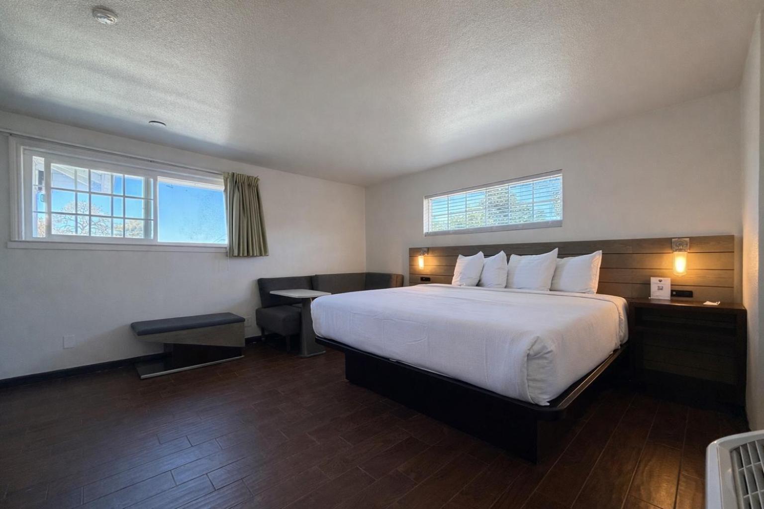 Signature King Room