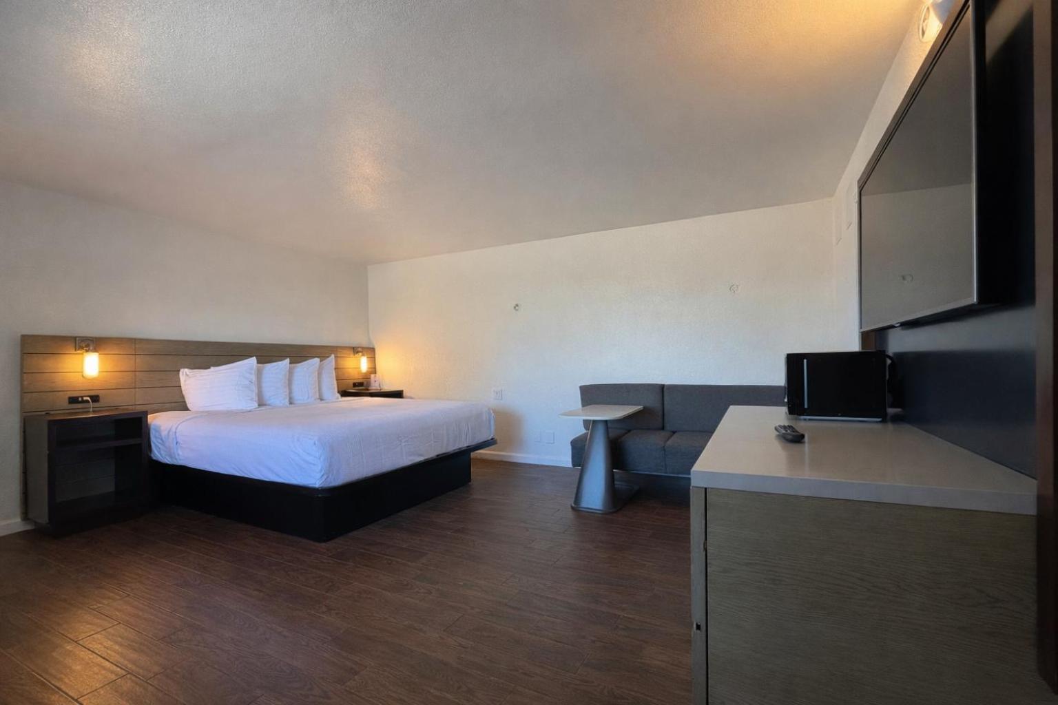 Signature King Room