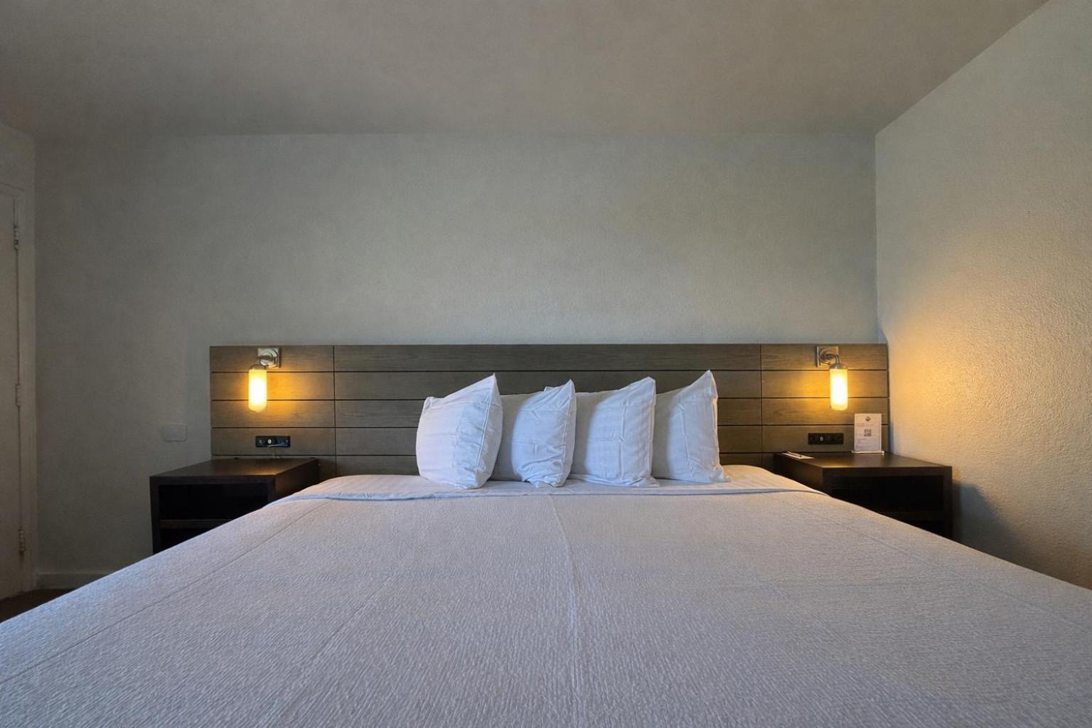 Signature King Room