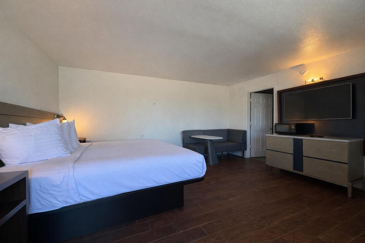 Signature King Room