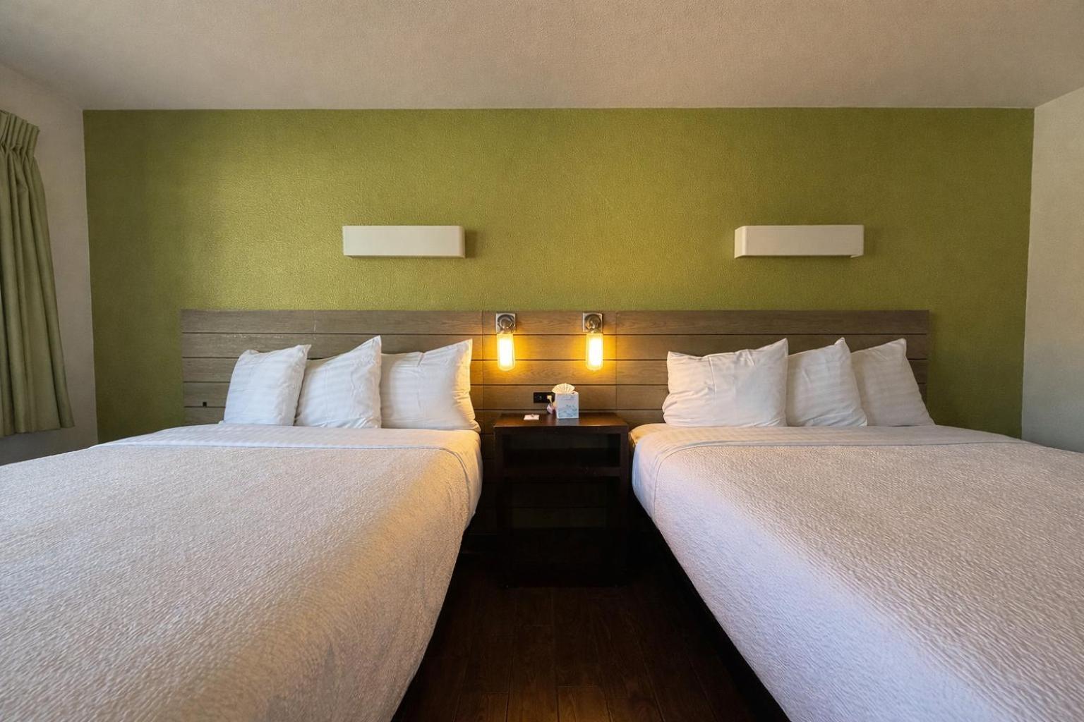 Signature 2 Queen Room