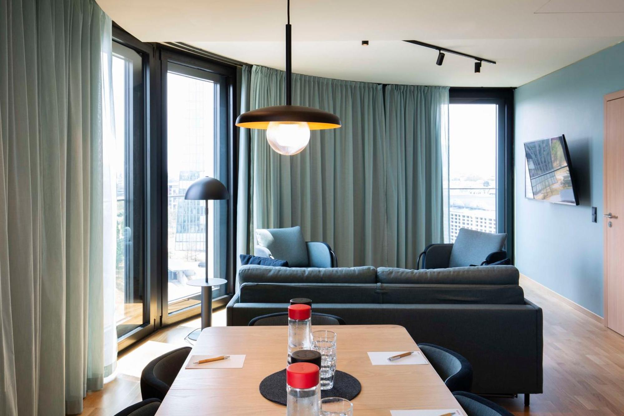 Master Suite mit Zugang zur Lounge „Living Room"