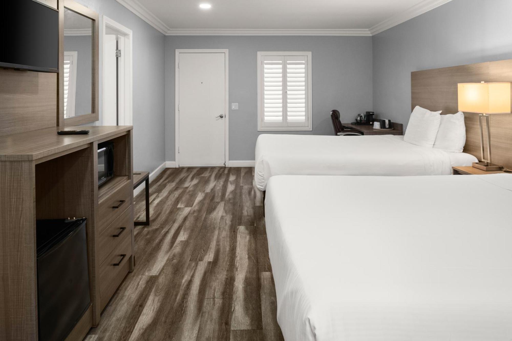 Queen Room Two Queen Beds