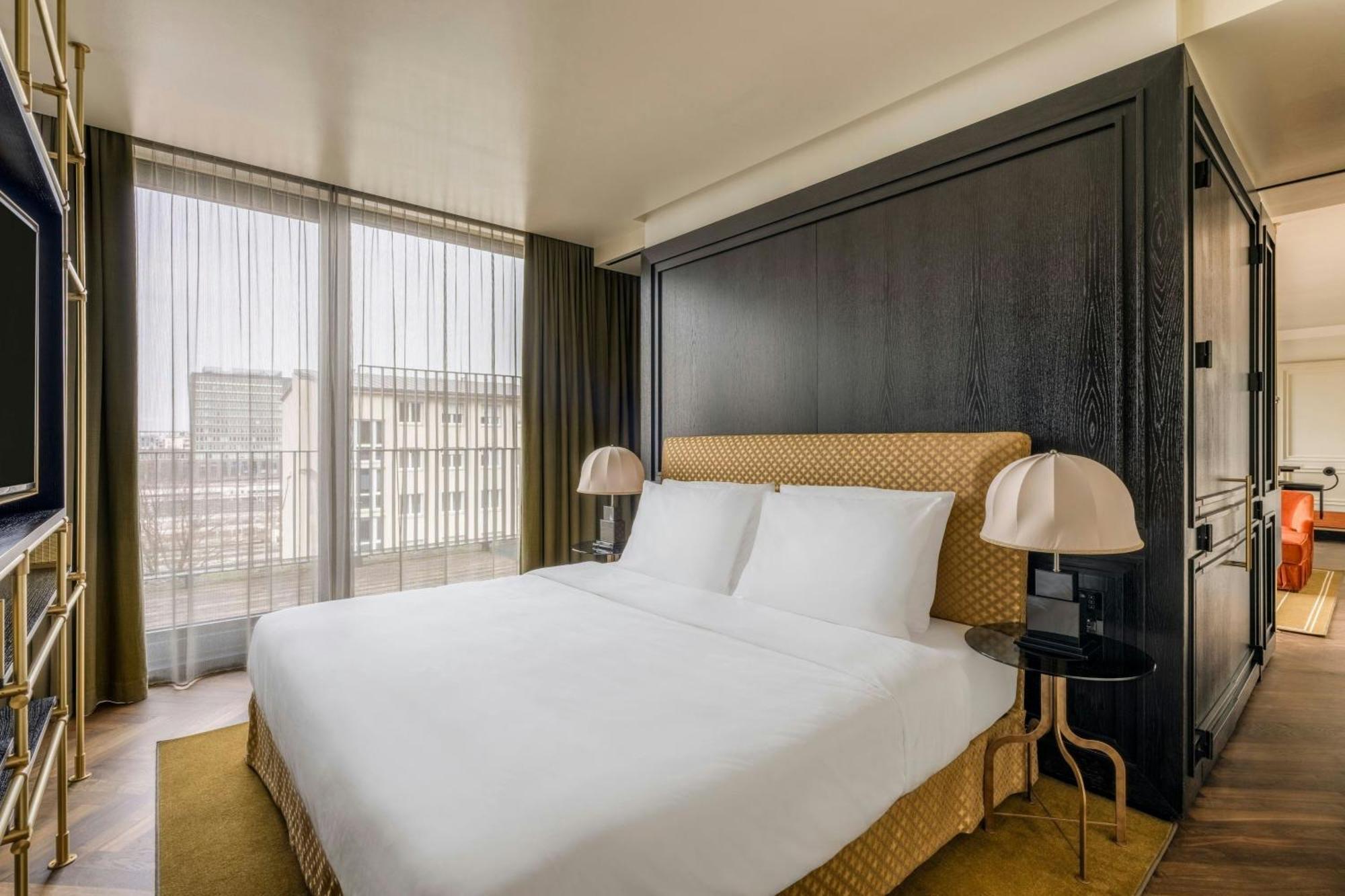 Grand Suite mit Kingsize-Bett, Whirlpool und Balkon