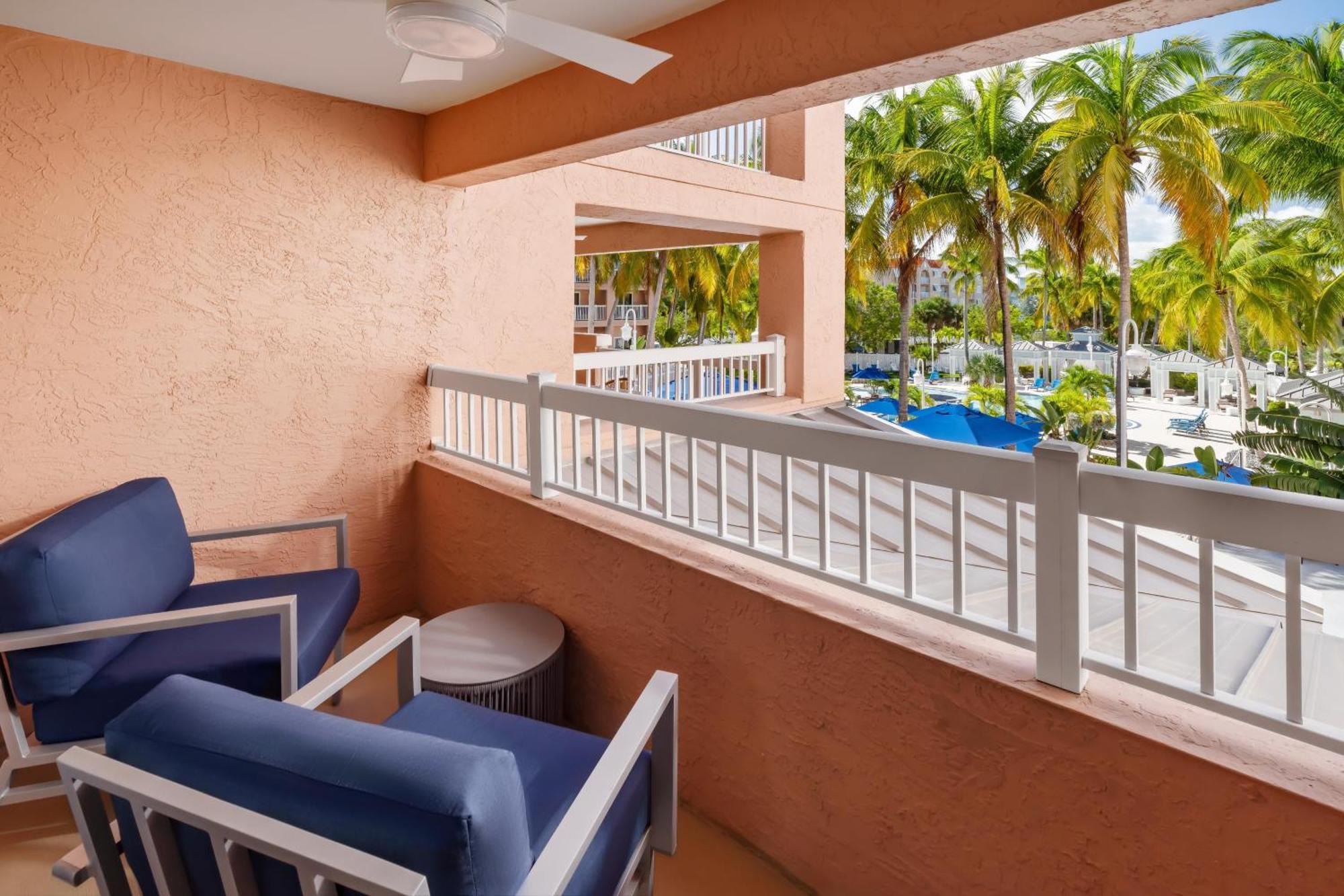 Suite mit Kingsize-Bett und Balkon