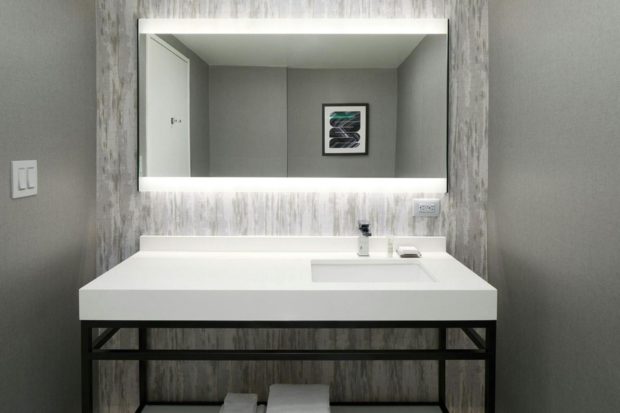 Club Zimmer mit Kingsize-Bett und Zugang zur Lounge - obere Etage